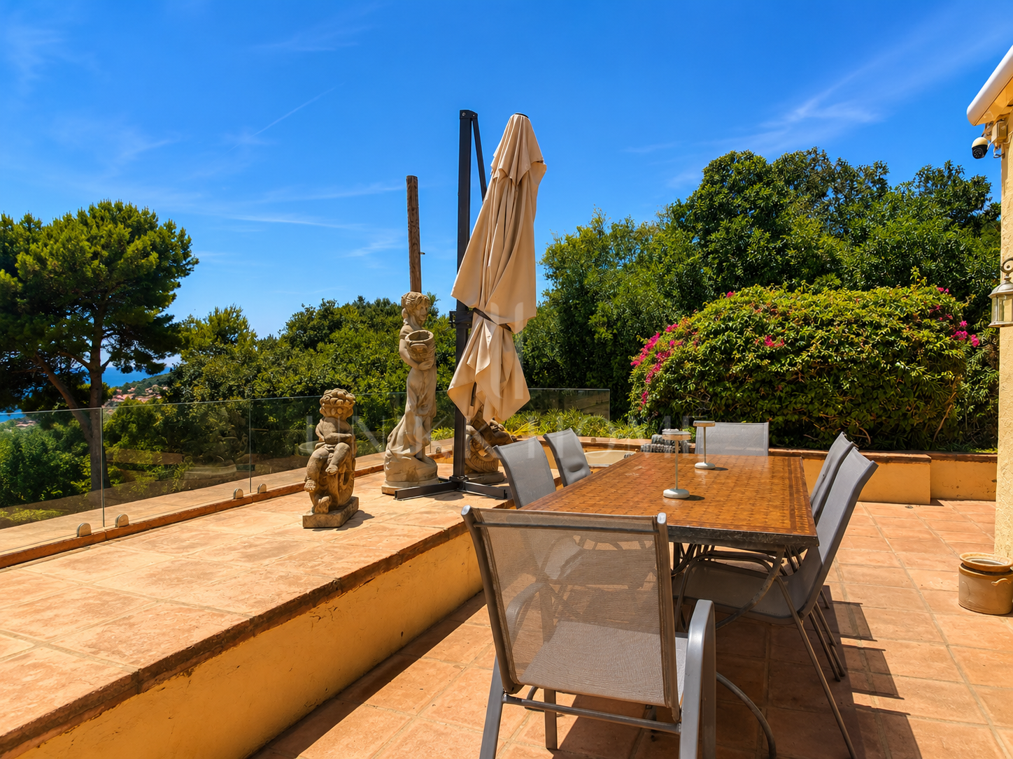 Villa Aubrey | Elegancia Andaluza con Vistas Panorámicas al Mediterráneo - Estepona Bahia Dorada