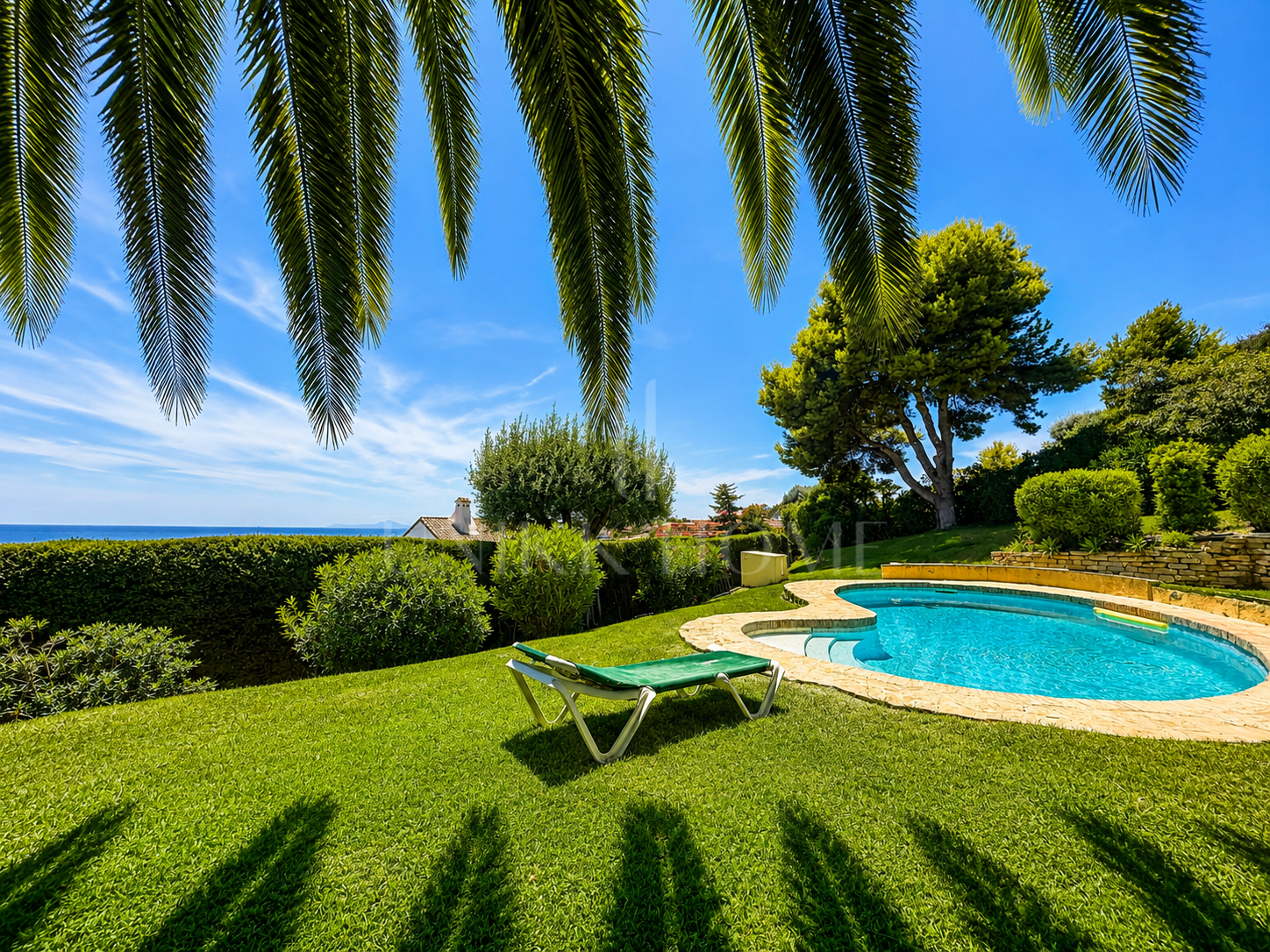 Villa Aubrey | Elegancia Andaluza con Vistas Panorámicas al Mediterráneo - Estepona Bahia Dorada