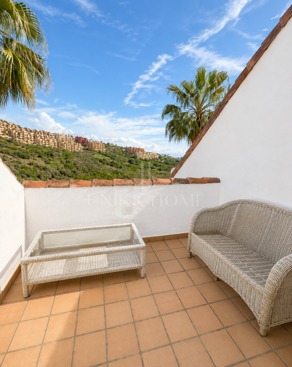 Penthouse with Terraces and Sea Glimpses in Duquesa Village, Manilva
