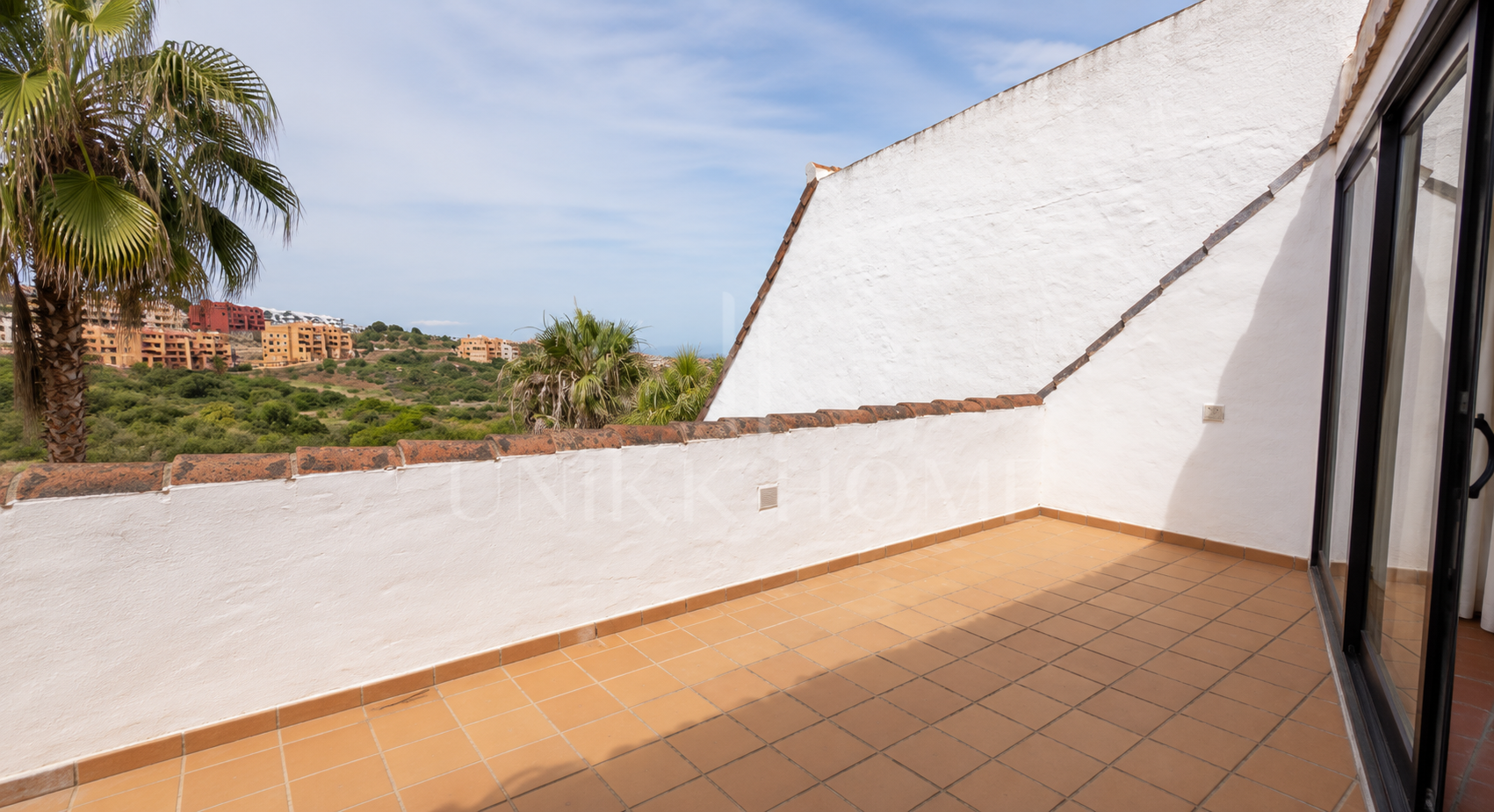 Penthouse with Terraces and Sea Glimpses in Duquesa Village, Manilva