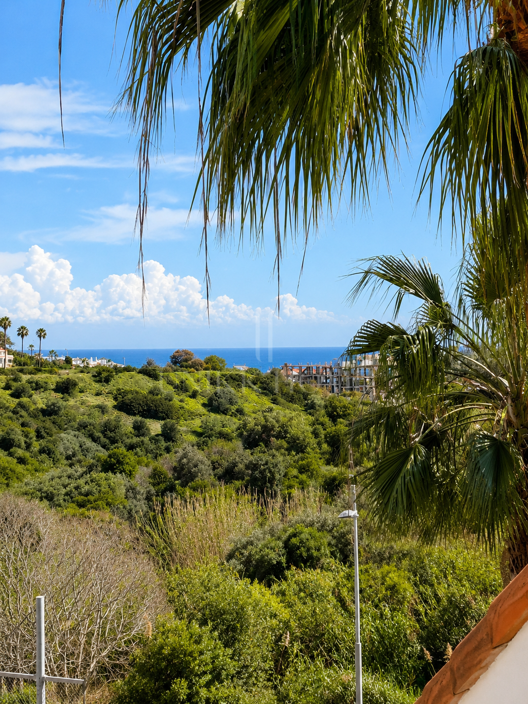 Penthouse with Terraces and Sea Glimpses in Duquesa Village, Manilva