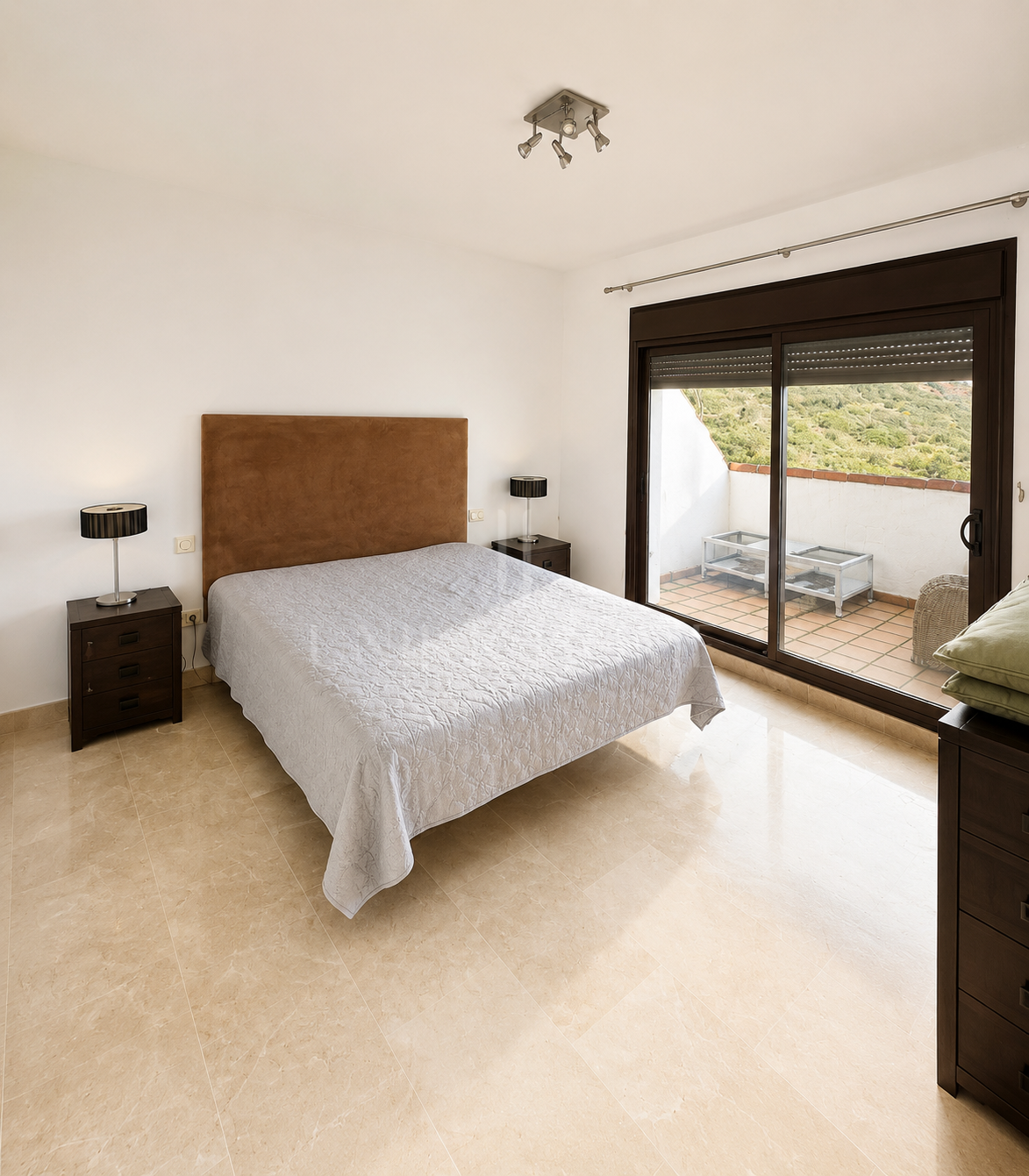 Penthouse with Terraces and Sea Glimpses in Duquesa Village, Manilva