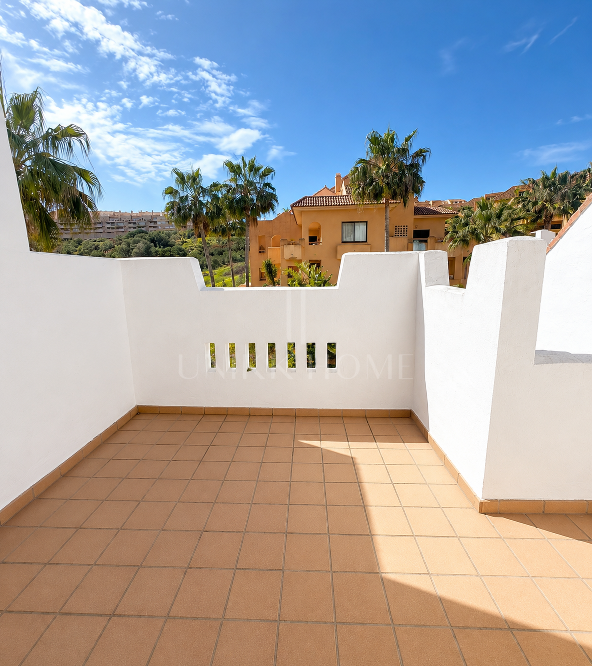 Penthouse with Terraces and Sea Glimpses in Duquesa Village, Manilva