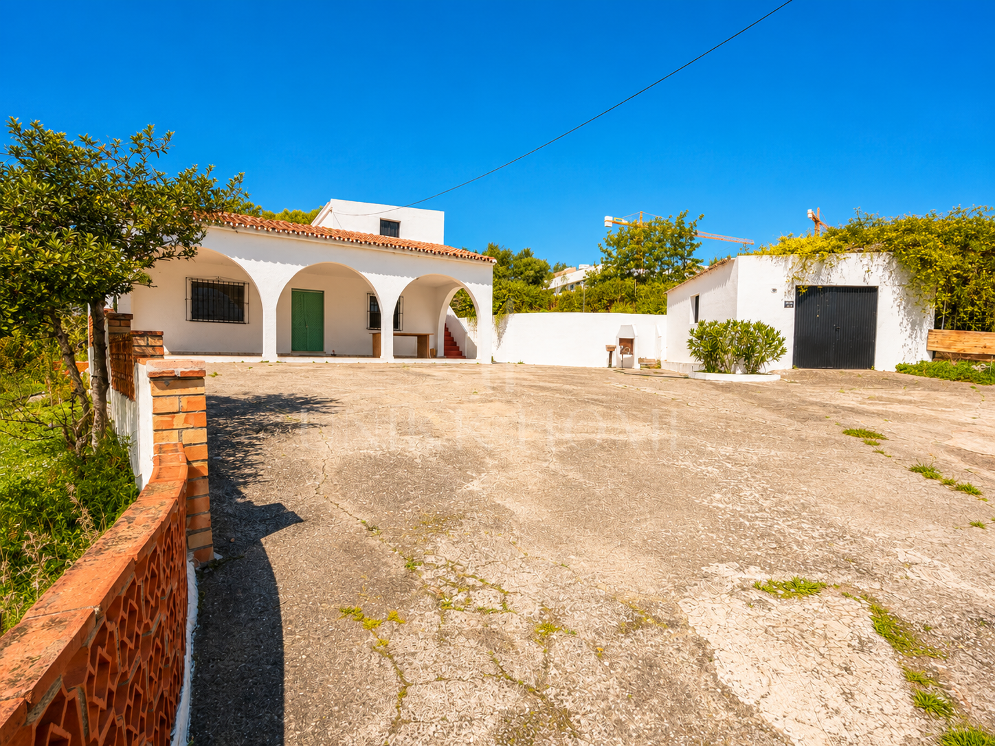 Finca Andaluza con Vistas al Mar y 30.000 m² de Terreno en Guadalmansa - Cancelada, Estepona