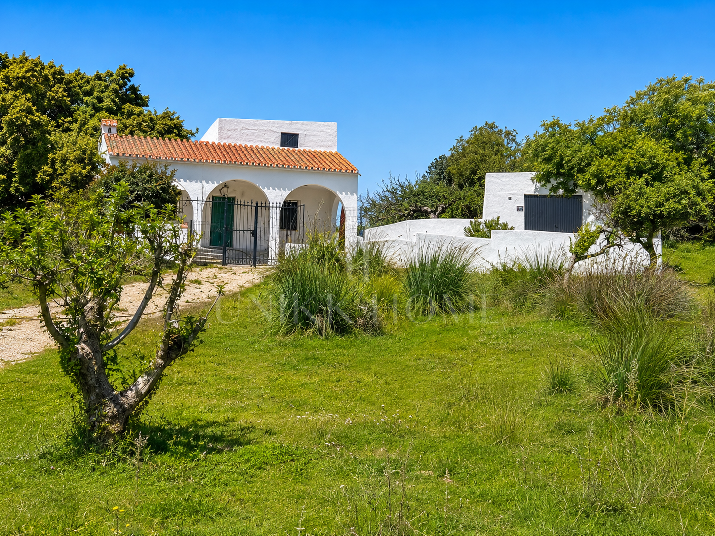Finca Andaluza con Vistas al Mar y 30.000 m² de Terreno en Guadalmansa - Cancelada, Estepona