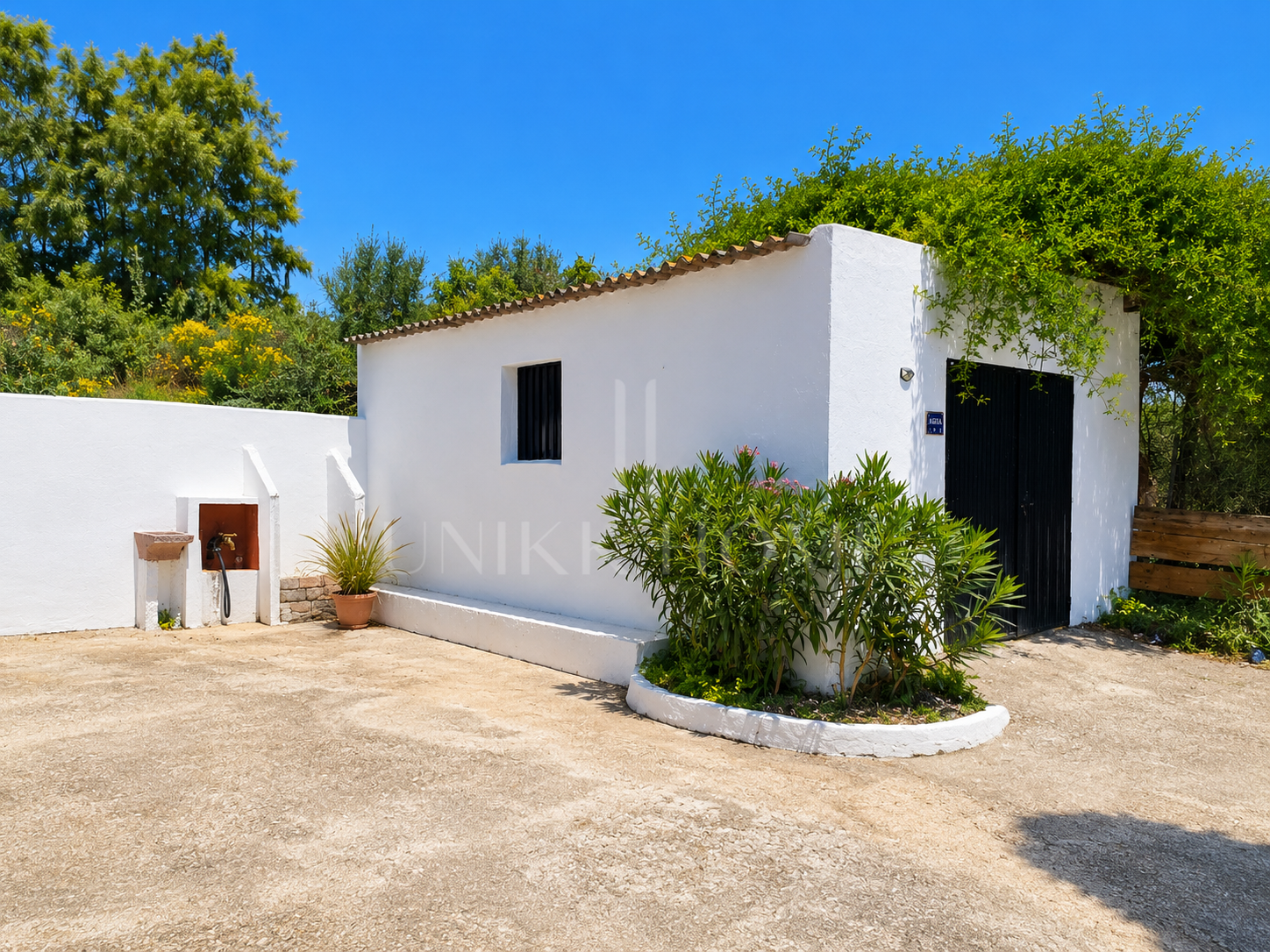 Finca Andaluza con Vistas al Mar y 30.000 m² de Terreno en Guadalmansa - Cancelada, Estepona