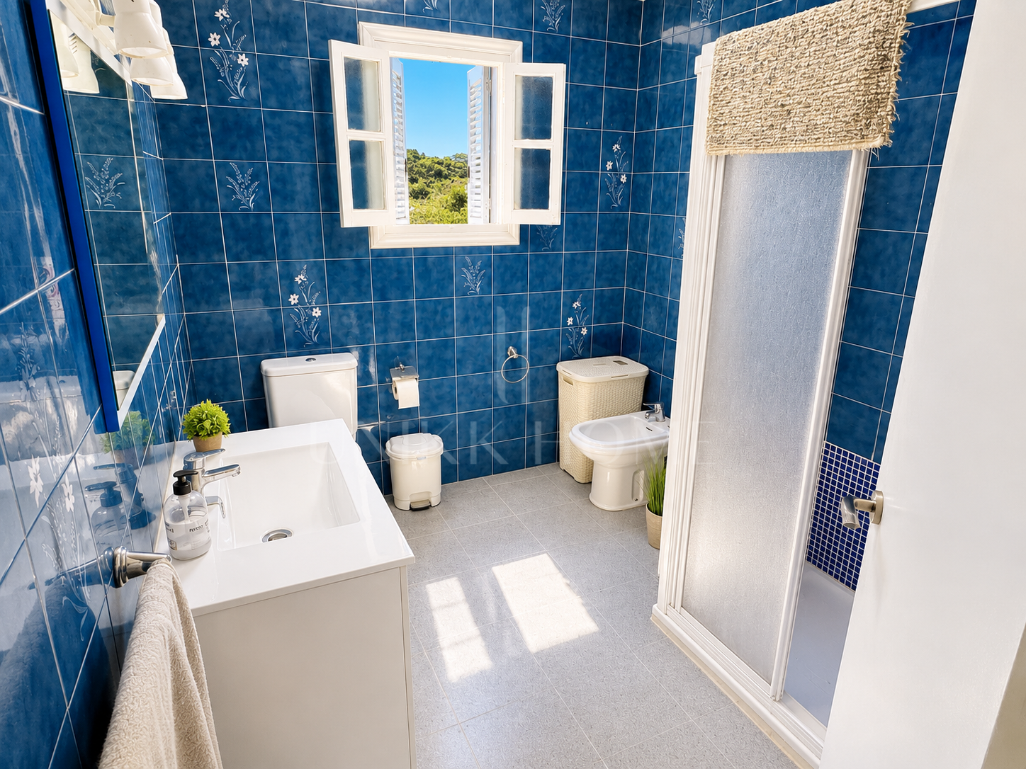 Finca Andaluza con Vistas al Mar y 30.000 m² de Terreno en Guadalmansa - Cancelada, Estepona