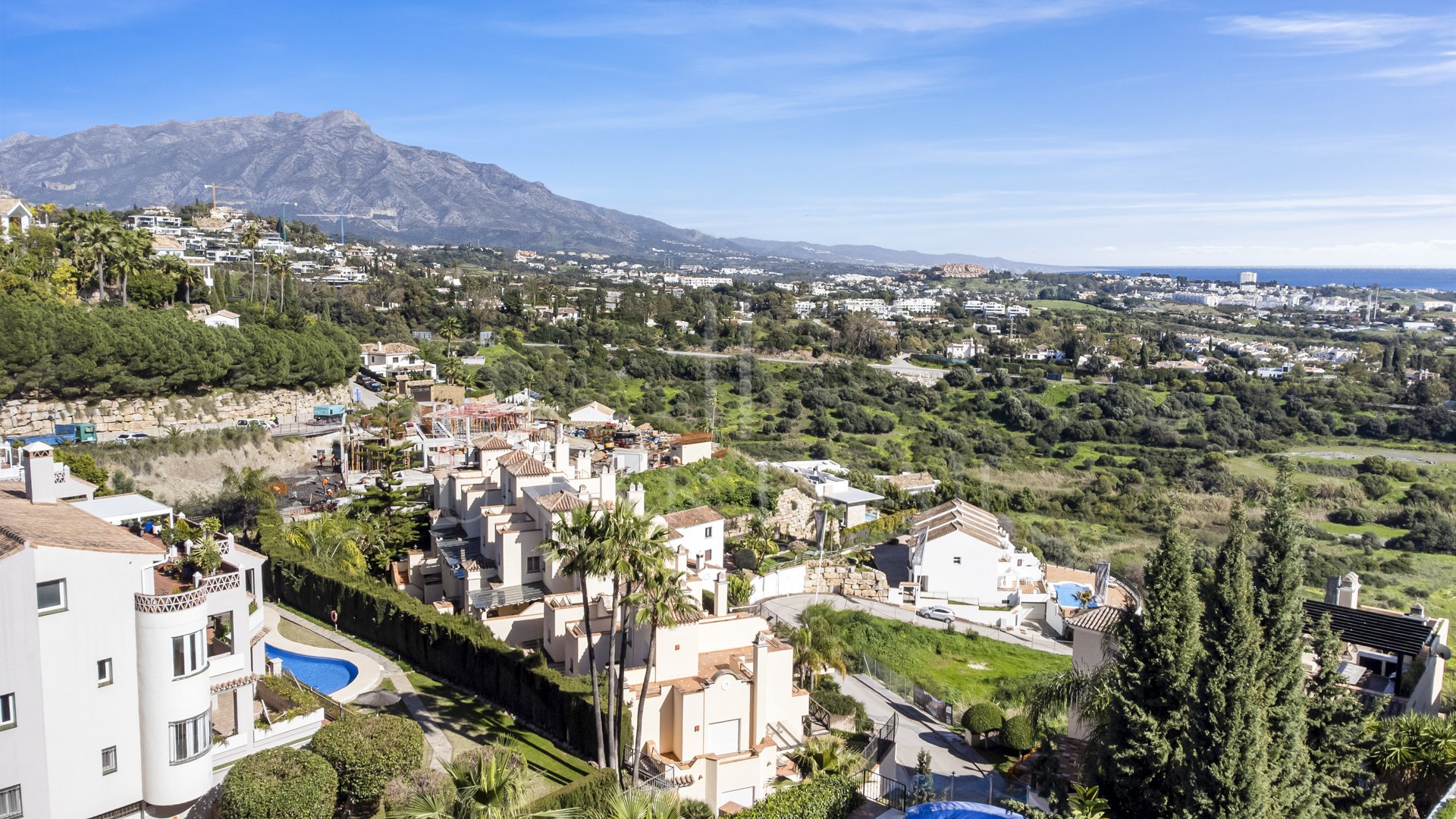 Sea View Penthouse - Private Jacuzzi, Sauna, Gym and Lift - Los Almendros - Benahavís