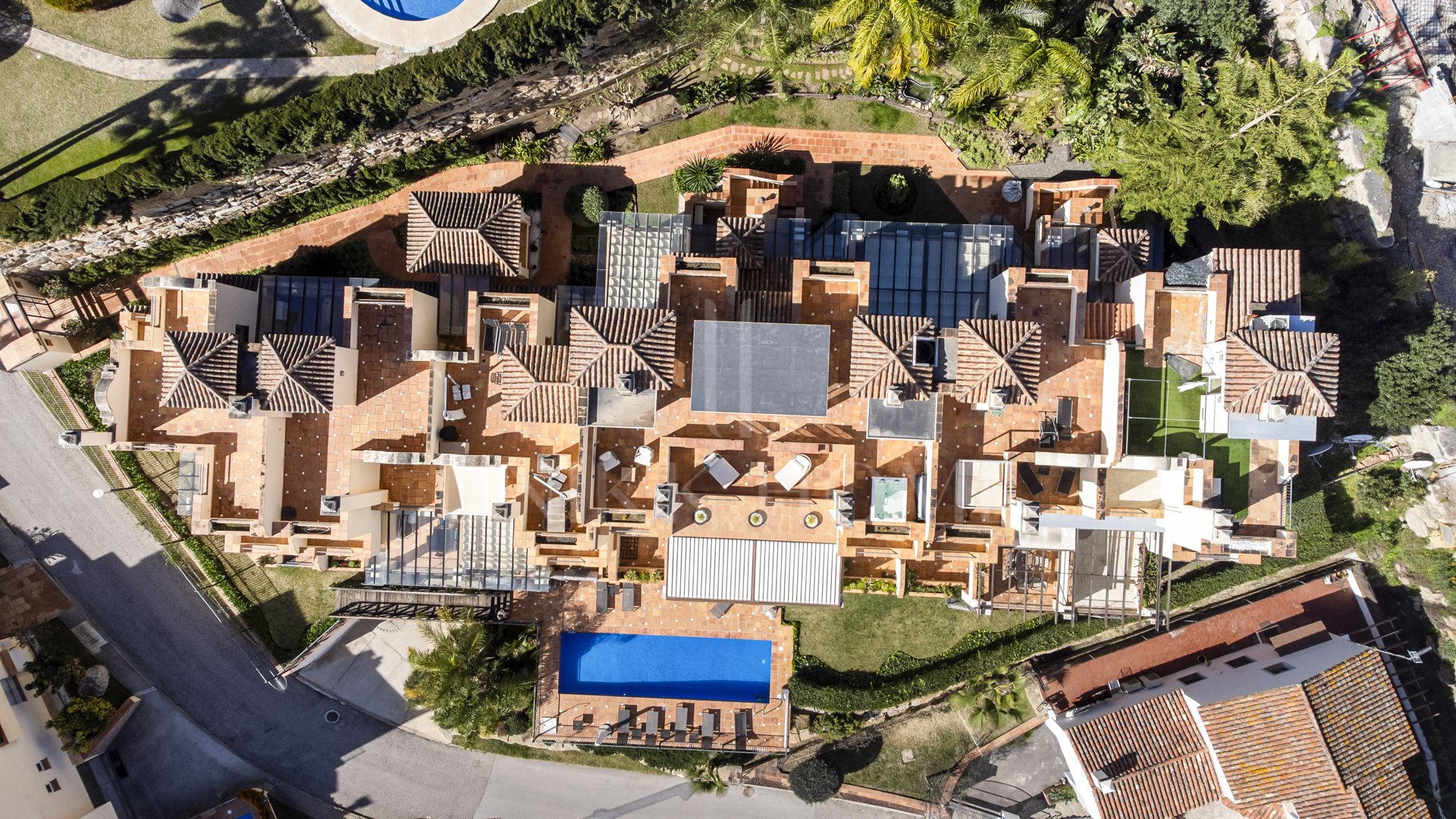 Sea View Penthouse - Private Jacuzzi, Sauna, Gym and Lift - Los Almendros - Benahavís