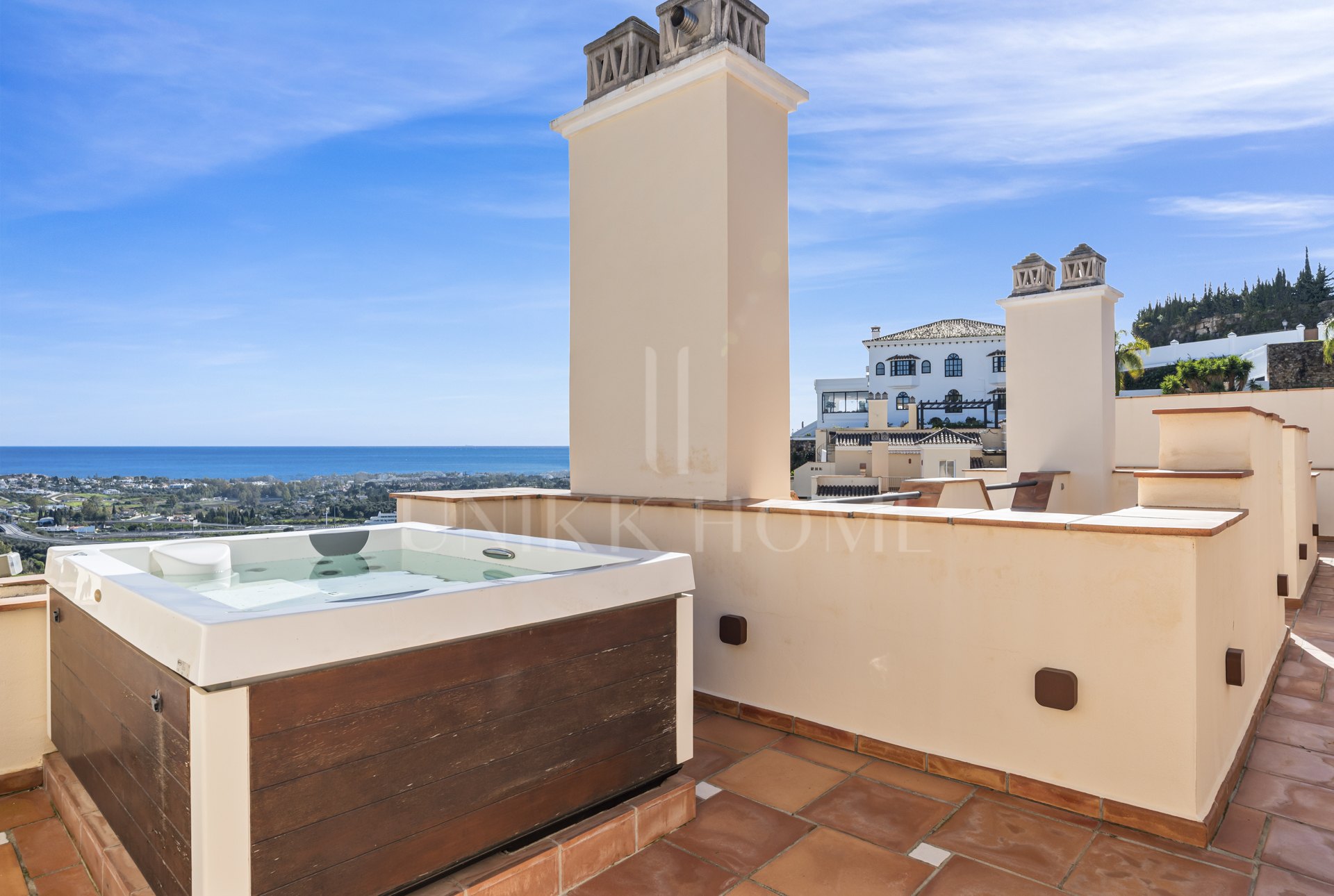 Sea View Penthouse - Private Jacuzzi, Sauna, Gym and Lift - Los Almendros - Benahavís