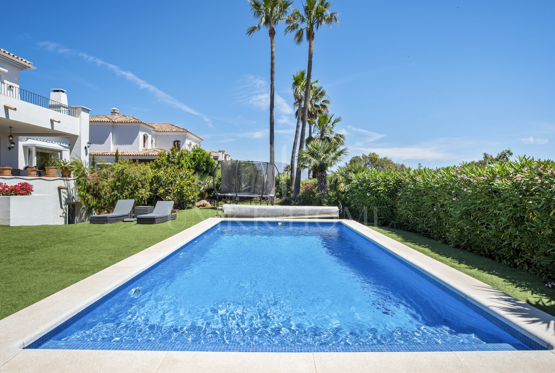 Villa con Vistas al Mar en La Paloma, Manilva