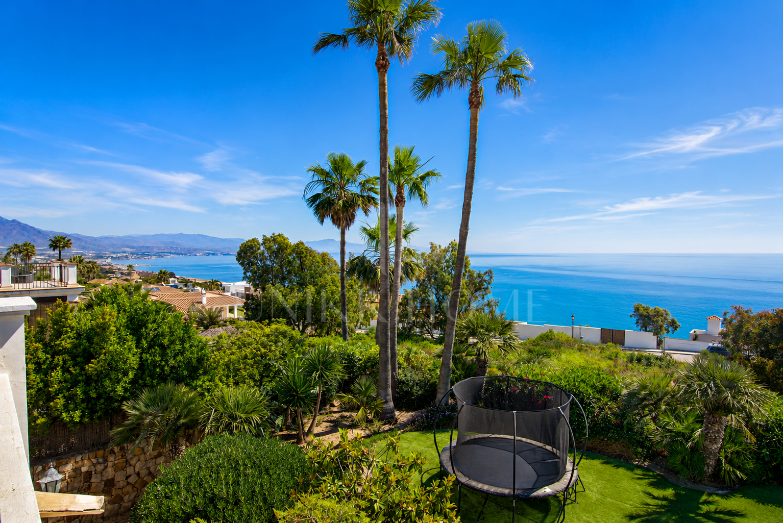 Villa con Vistas al Mar en La Paloma, Manilva