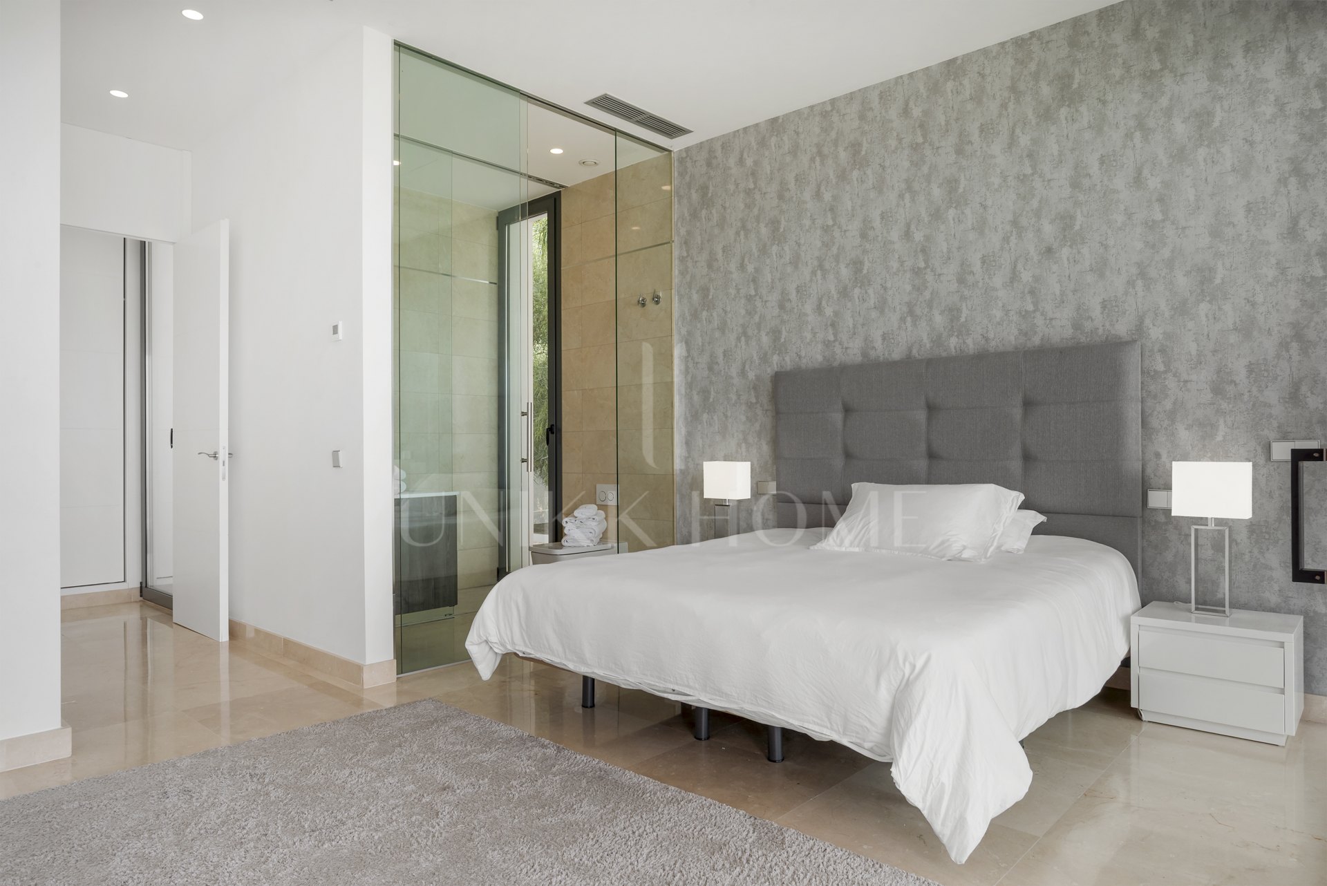 Villa Contemporánea de Lujo con Vistas al Mar en La Alquería, Benahavís