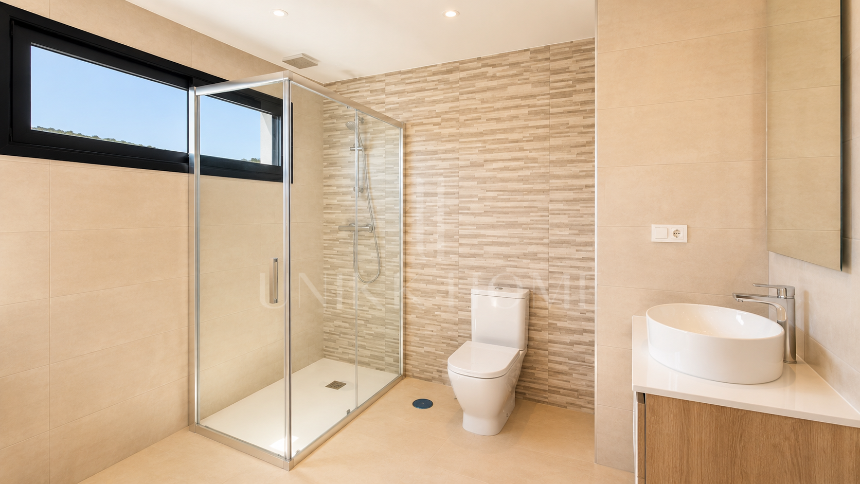 Exclusiva Villa de 4 Dormitorios con Piscina Privada a Pocos Metros del Mar - MANILVA DUQUESA