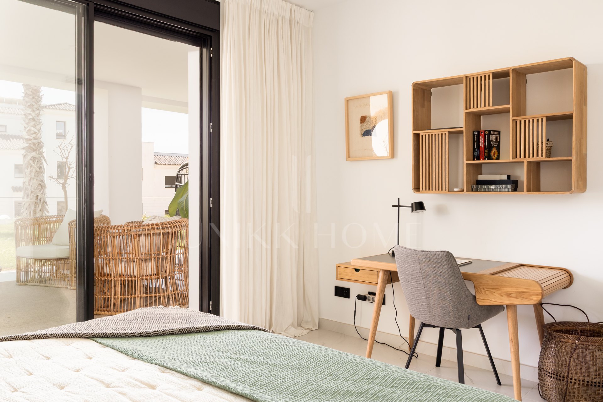 Sophisticated Living with Private Garden in Mirador de Estepona Hills