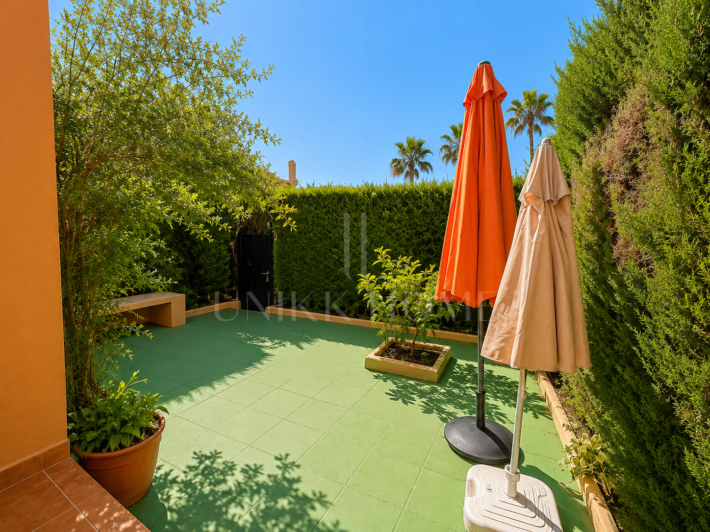 Townhouse in Diana Park, with private patio, in a gated community with communal pool near the beach and amenities
