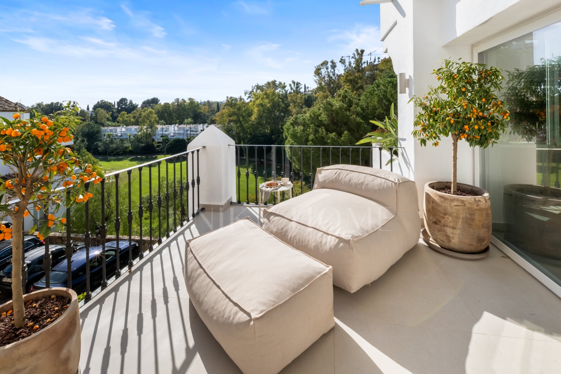 Luxury Frontline Golf Apartment with Tourist Licence – La Quinta, Benahavís