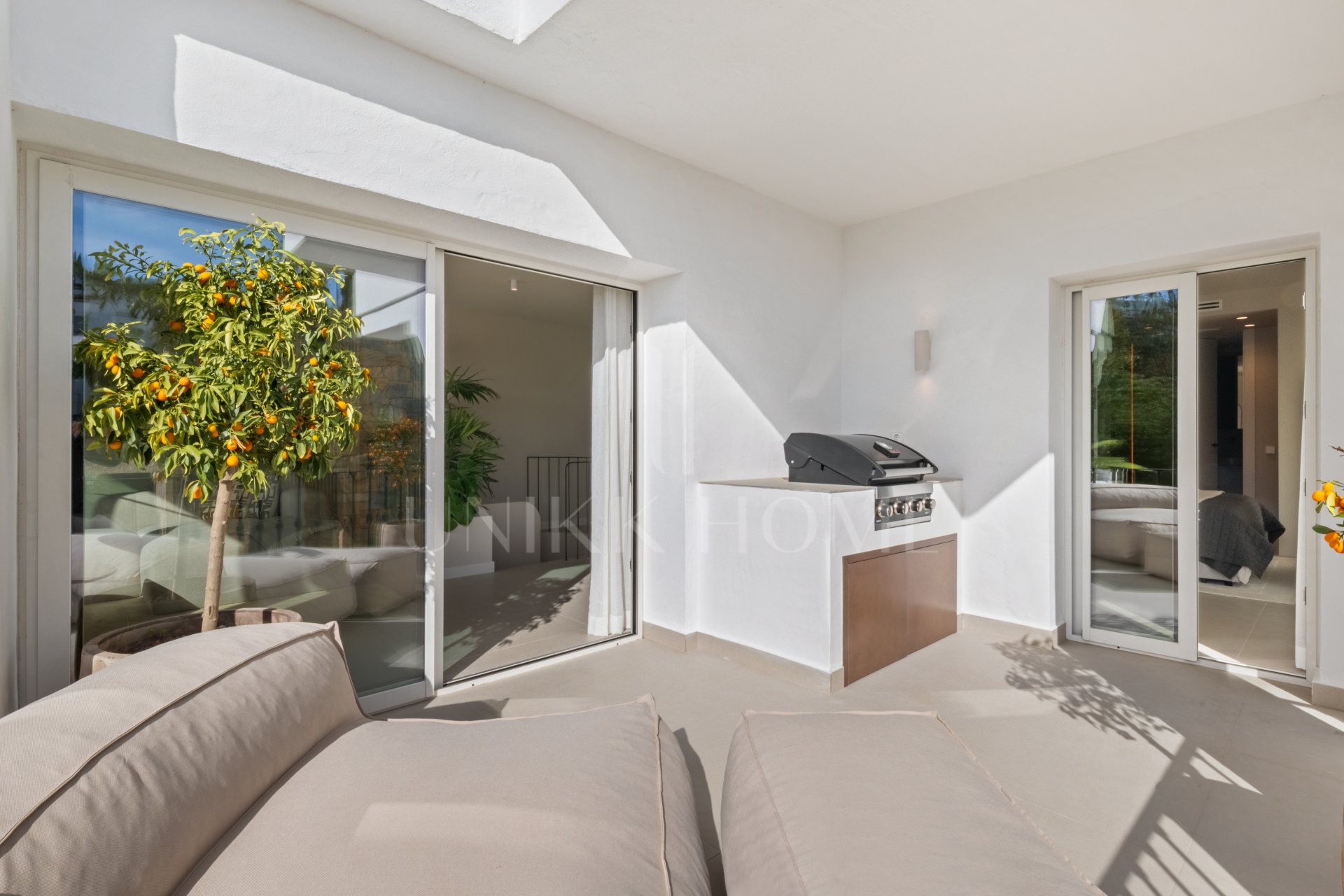 Luxury Frontline Golf Apartment with Tourist Licence – La Quinta, Benahavís