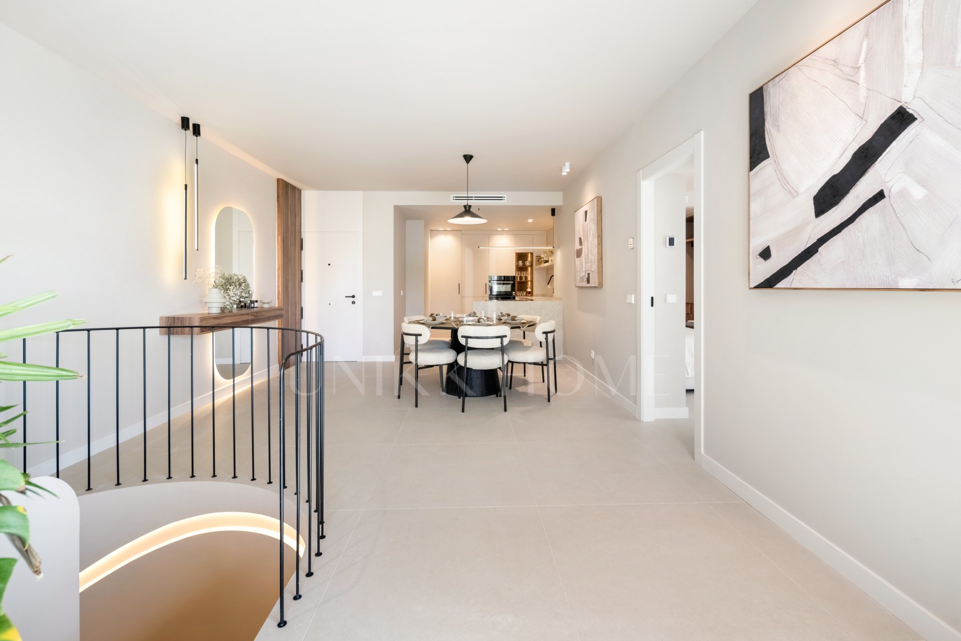 Luxury Frontline Golf Apartment with Tourist Licence – La Quinta, Benahavís