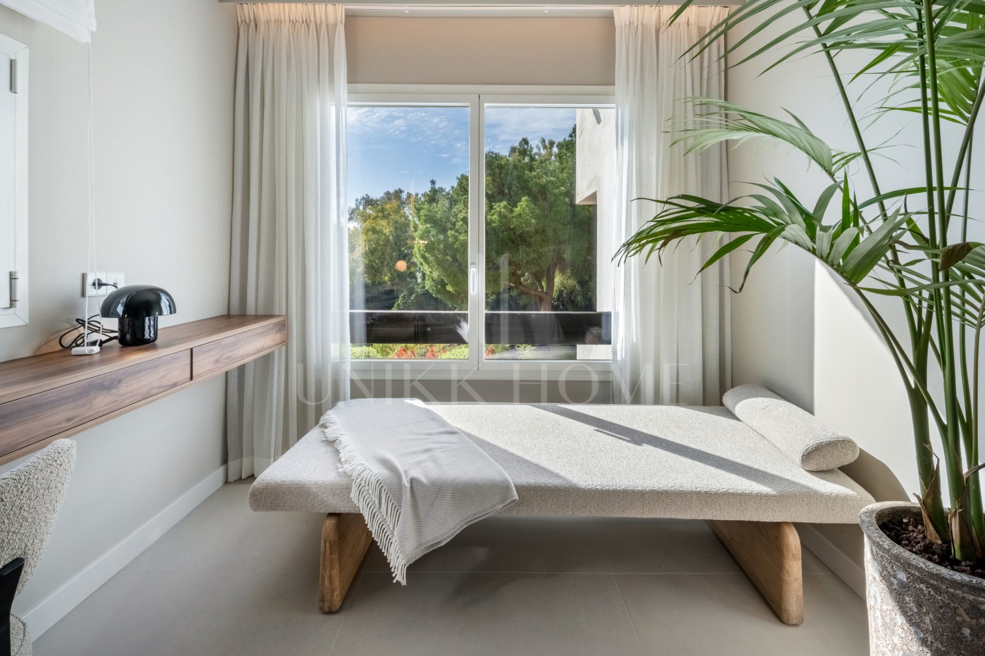 Luxury Frontline Golf Apartment with Tourist Licence – La Quinta, Benahavís