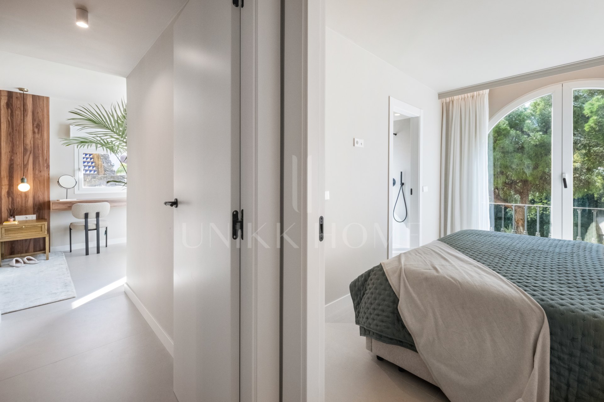 Luxury Frontline Golf Apartment with Tourist Licence – La Quinta, Benahavís