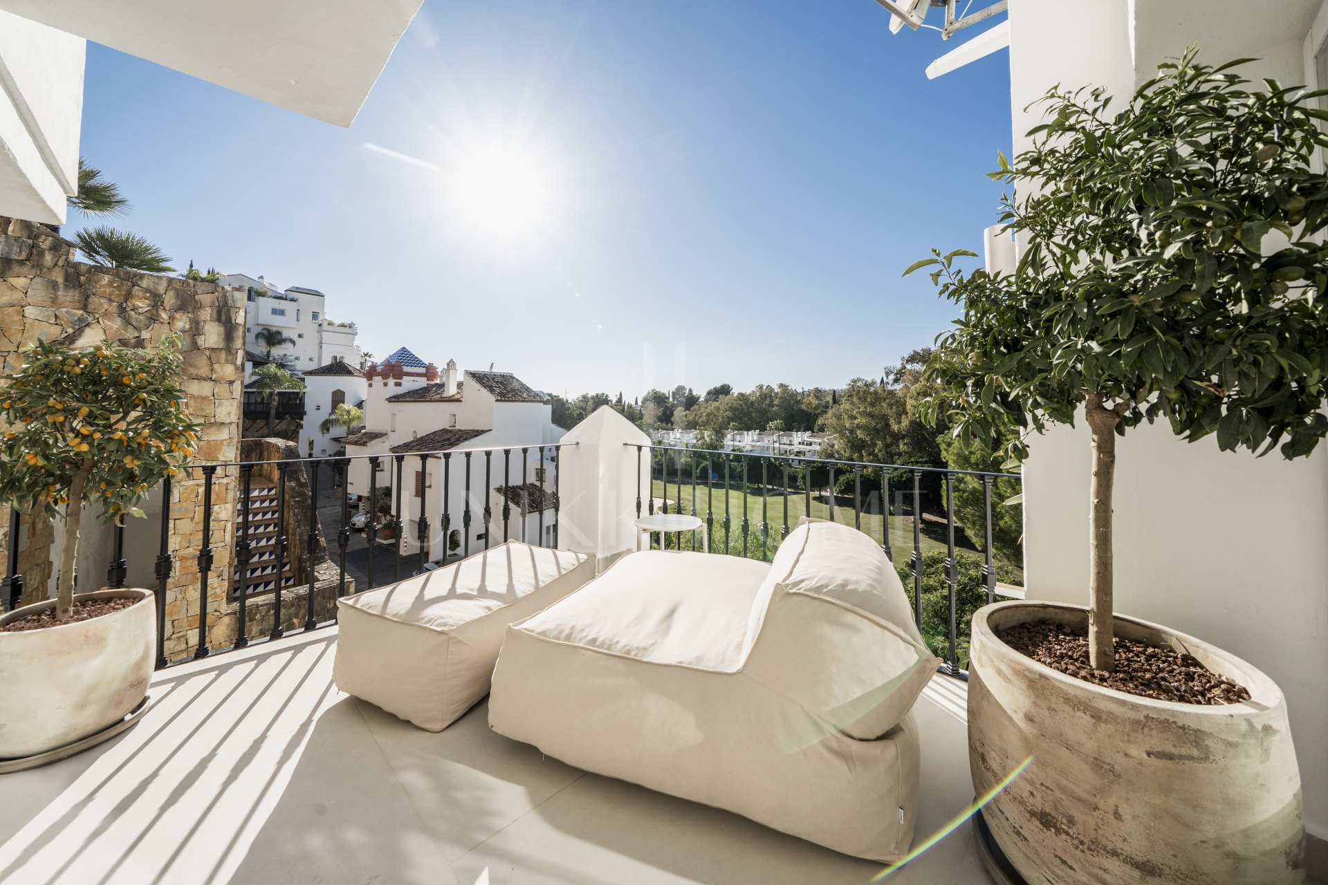 Luxury Frontline Golf Apartment with Tourist Licence – La Quinta, Benahavís