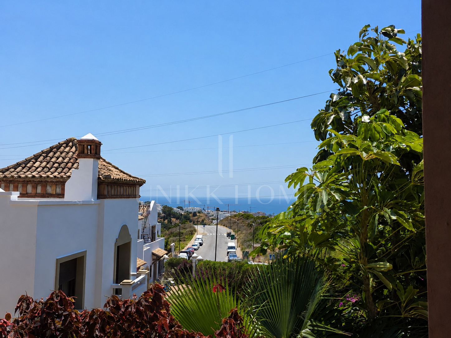 Exceptional Corner Townhouse with Private Garage & Sea Views - Estepona West