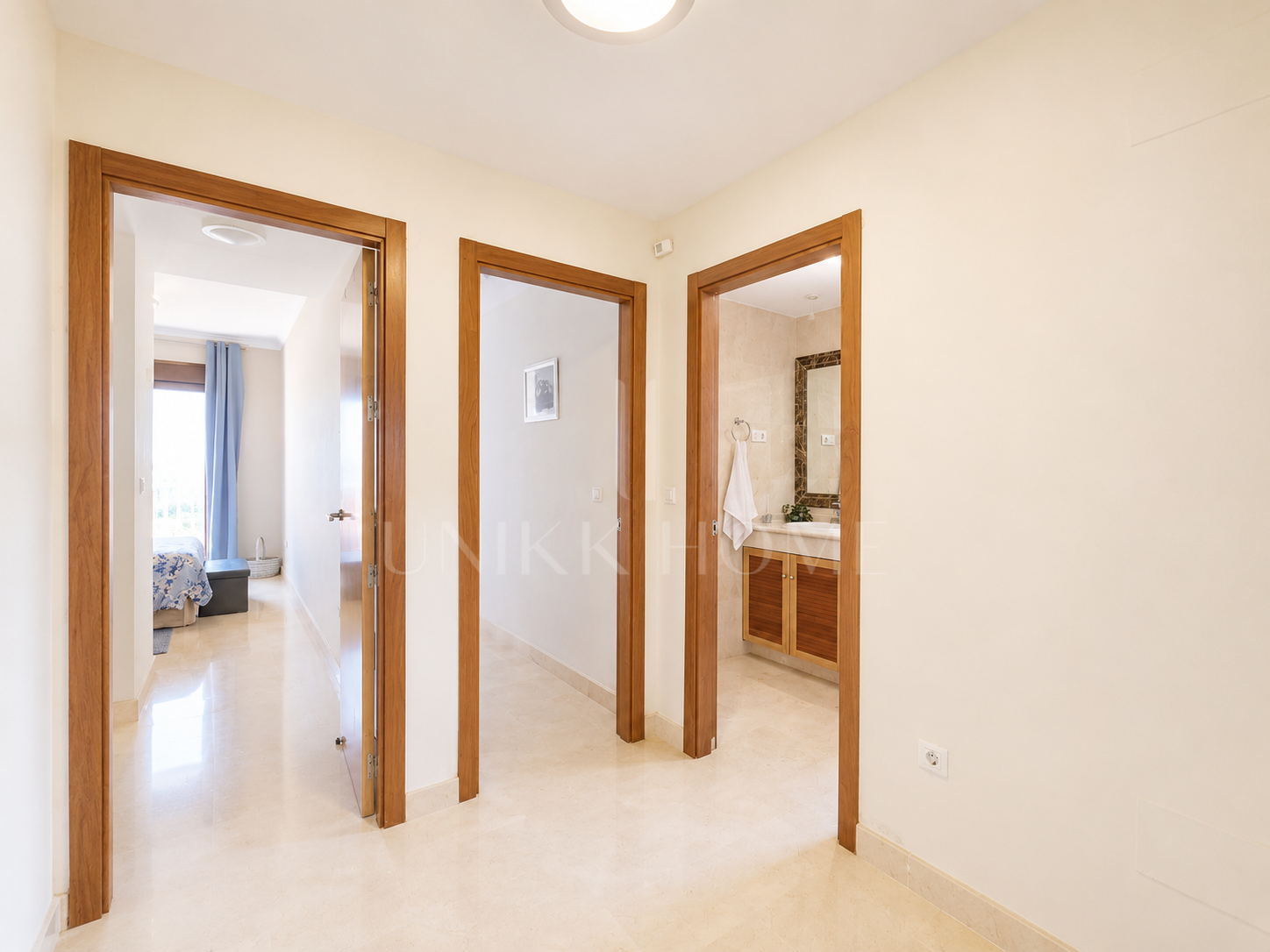 Exceptional Corner Townhouse with Private Garage & Sea Views - Estepona West