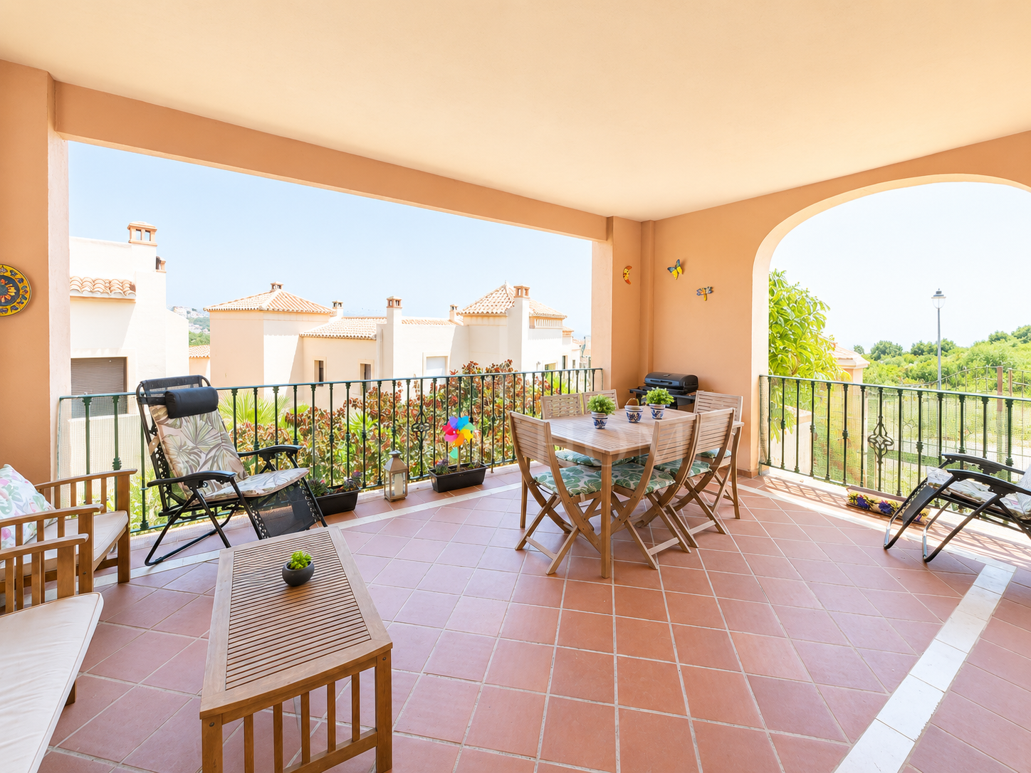 Exceptional Corner Townhouse with Private Garage & Sea Views - Estepona West