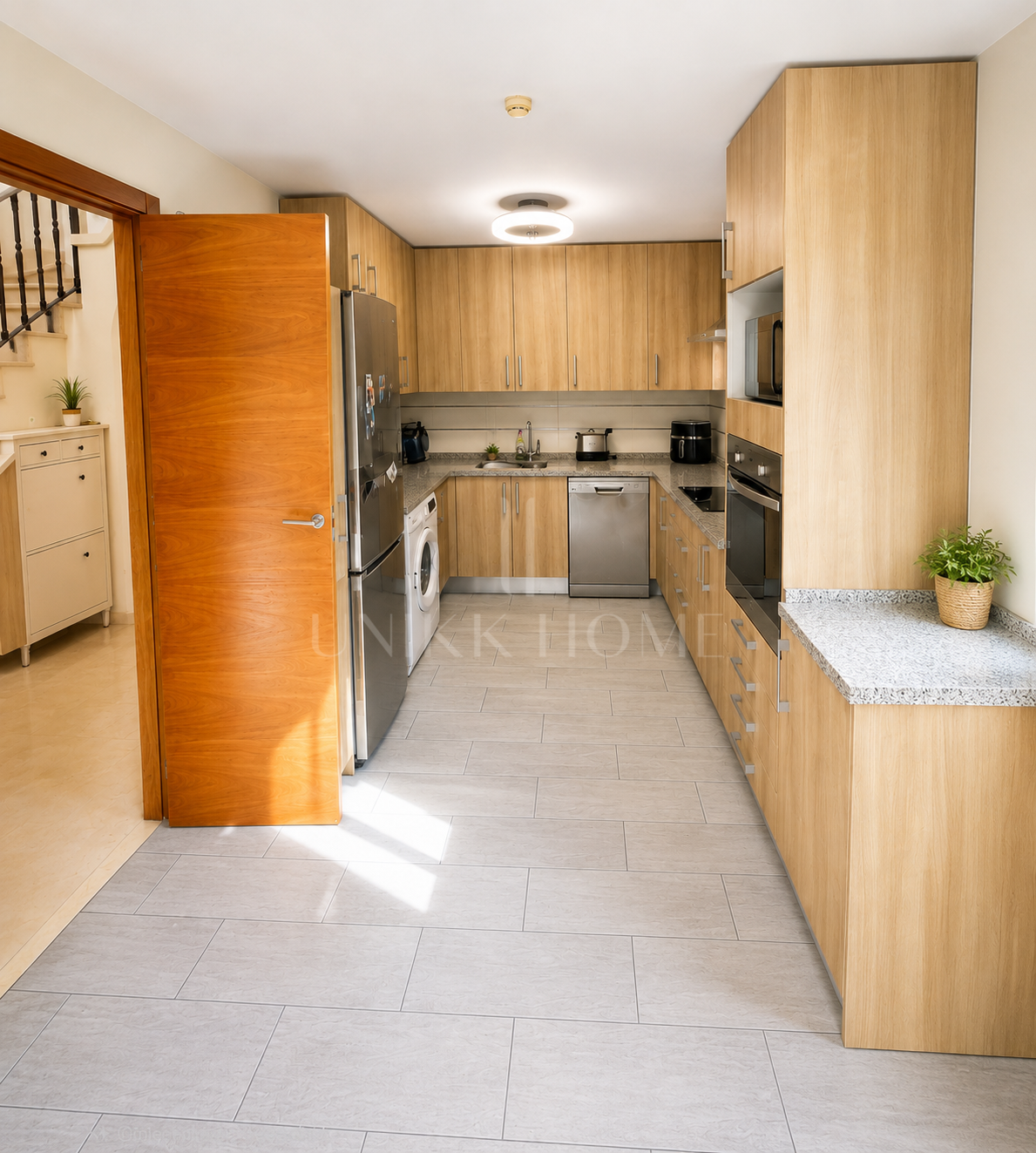 Exceptional Corner Townhouse with Private Garage & Sea Views - Estepona West