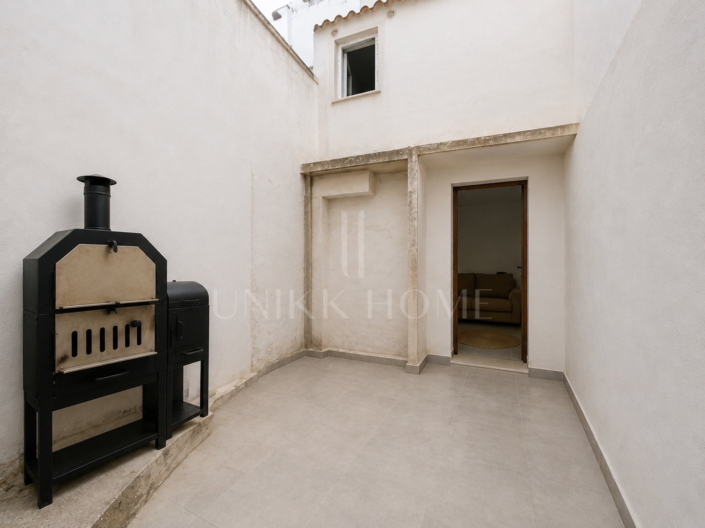 Renovated townhouse in Estepona Old Town with solarium and garage