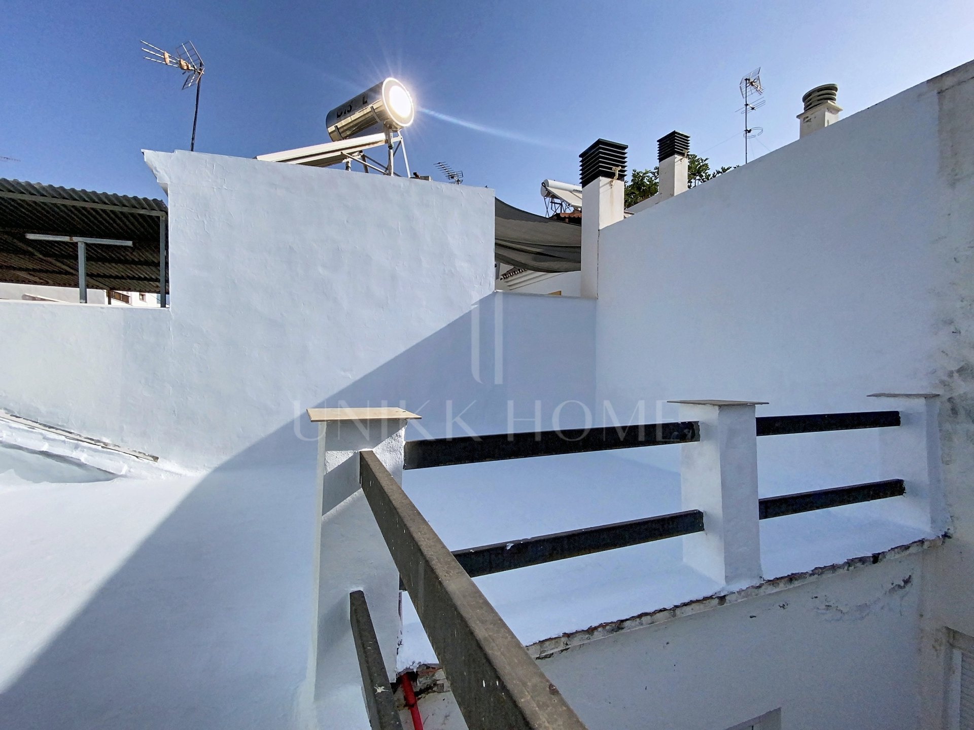 Renovated townhouse in Estepona Old Town with solarium and garage