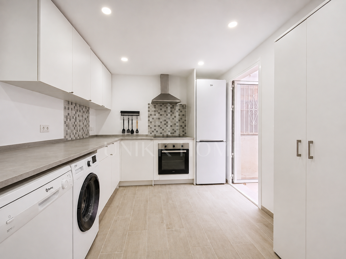 Renovated townhouse in Estepona Old Town with solarium and garage
