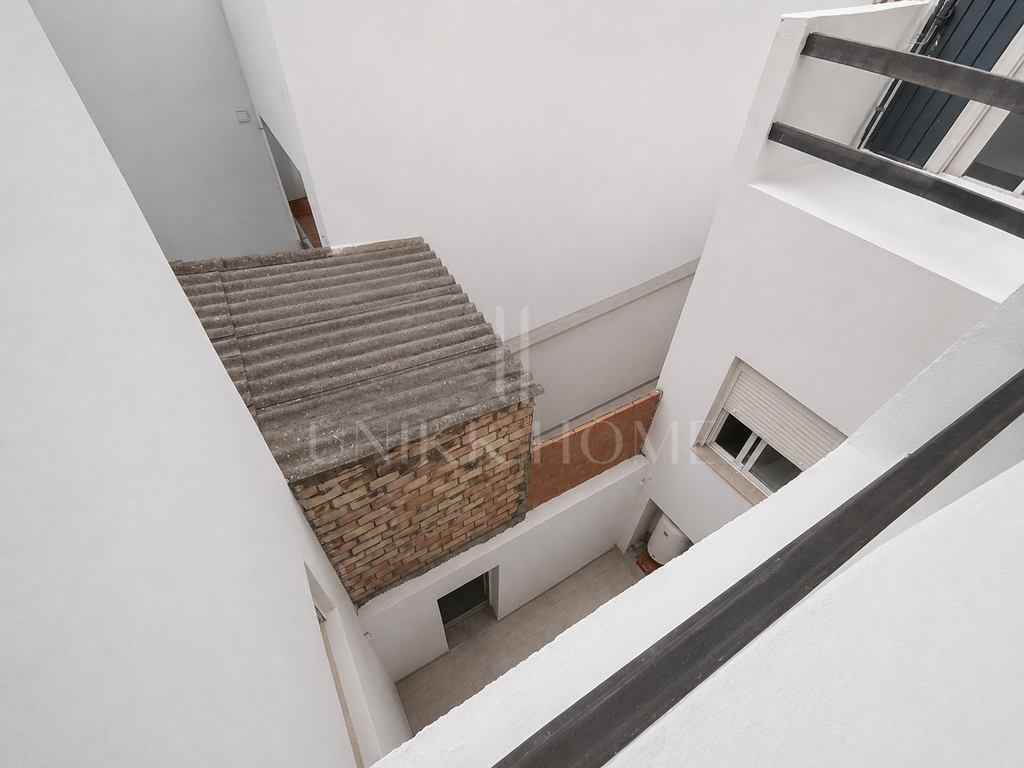 Renovated townhouse in Estepona Old Town with solarium and garage