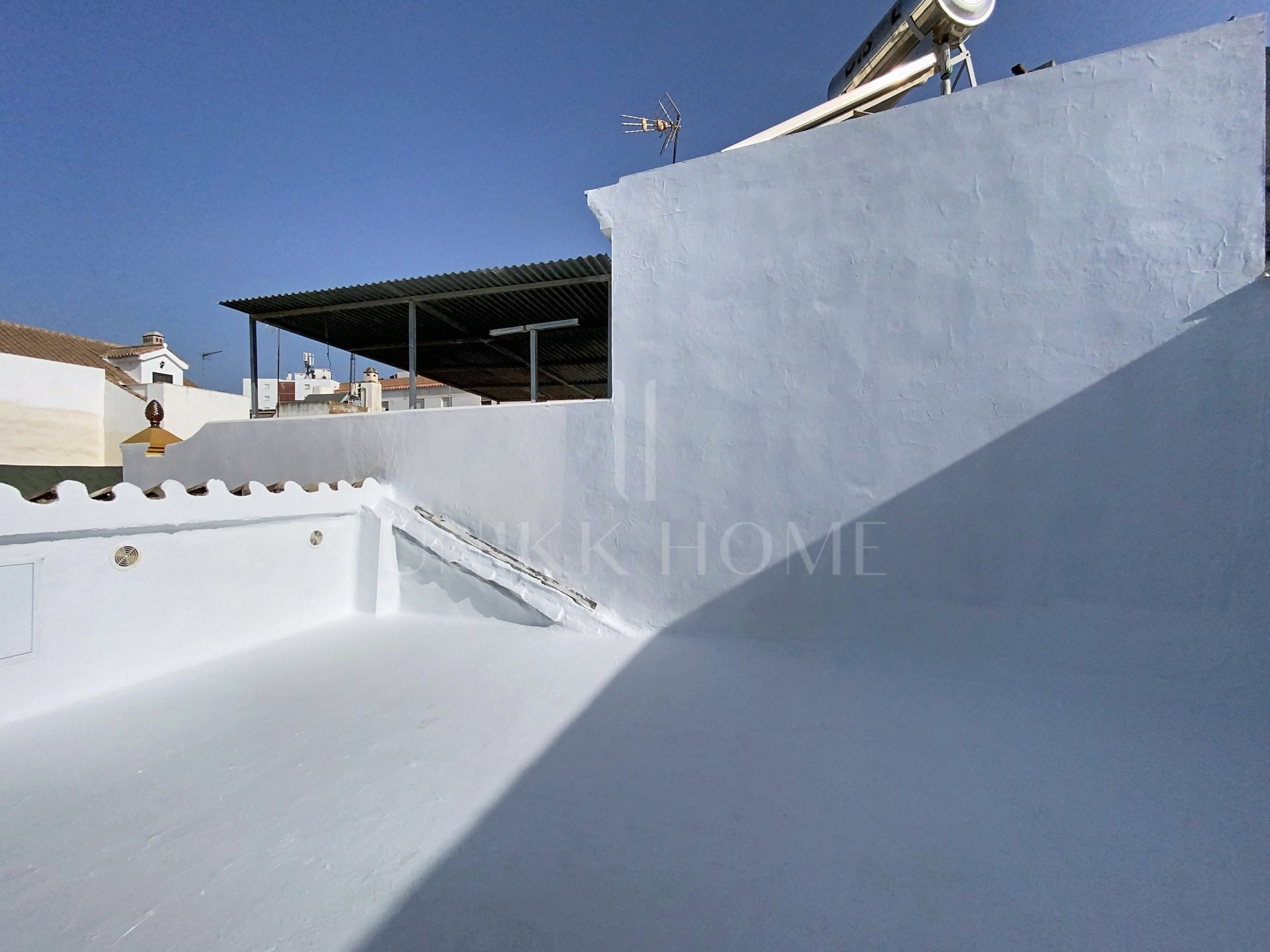 Renovated townhouse in Estepona Old Town with solarium and garage
