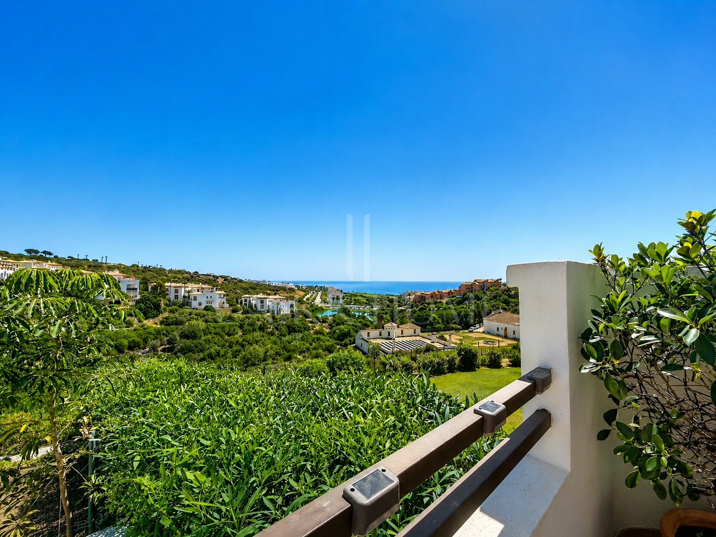 GROUND FLOOR WITH LARGE PRIVATE GARDEN & PANORAMIC SEA VIEWS - ALCAIDESA