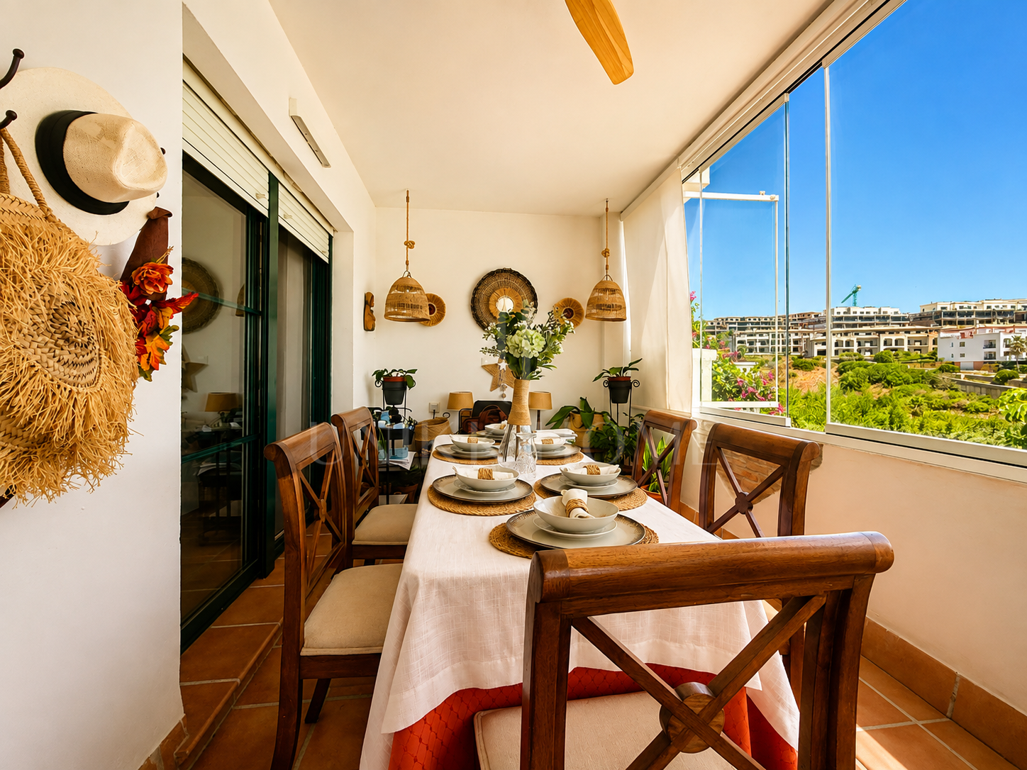 GROUND FLOOR WITH LARGE PRIVATE GARDEN & PANORAMIC SEA VIEWS - ALCAIDESA