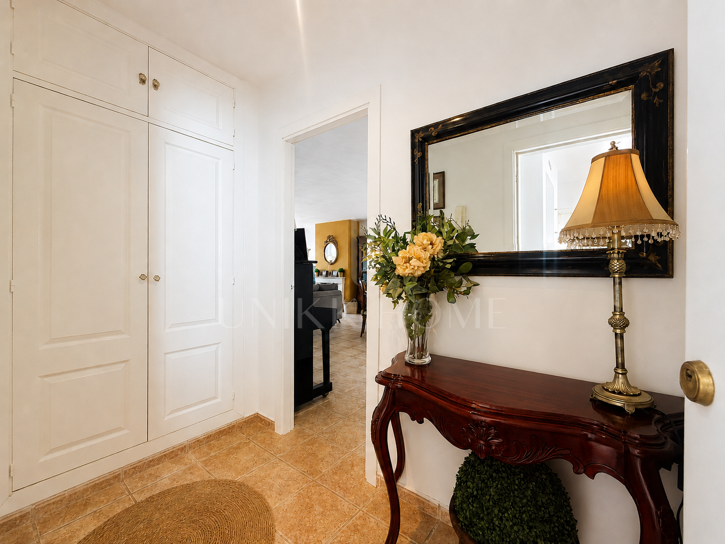 PLANTA BAJA CON GRAN JARDÍN PRIVADO Y VISTAS PANORÁMICAS AL MAR - ALCAIDESA