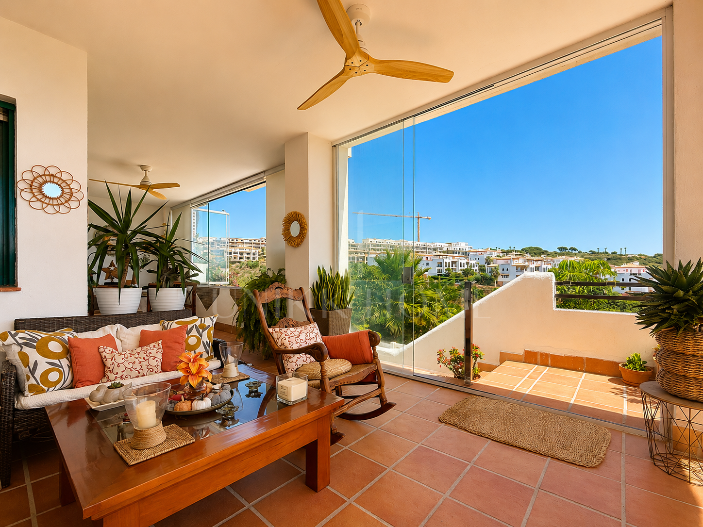 GROUND FLOOR WITH LARGE PRIVATE GARDEN & PANORAMIC SEA VIEWS - ALCAIDESA