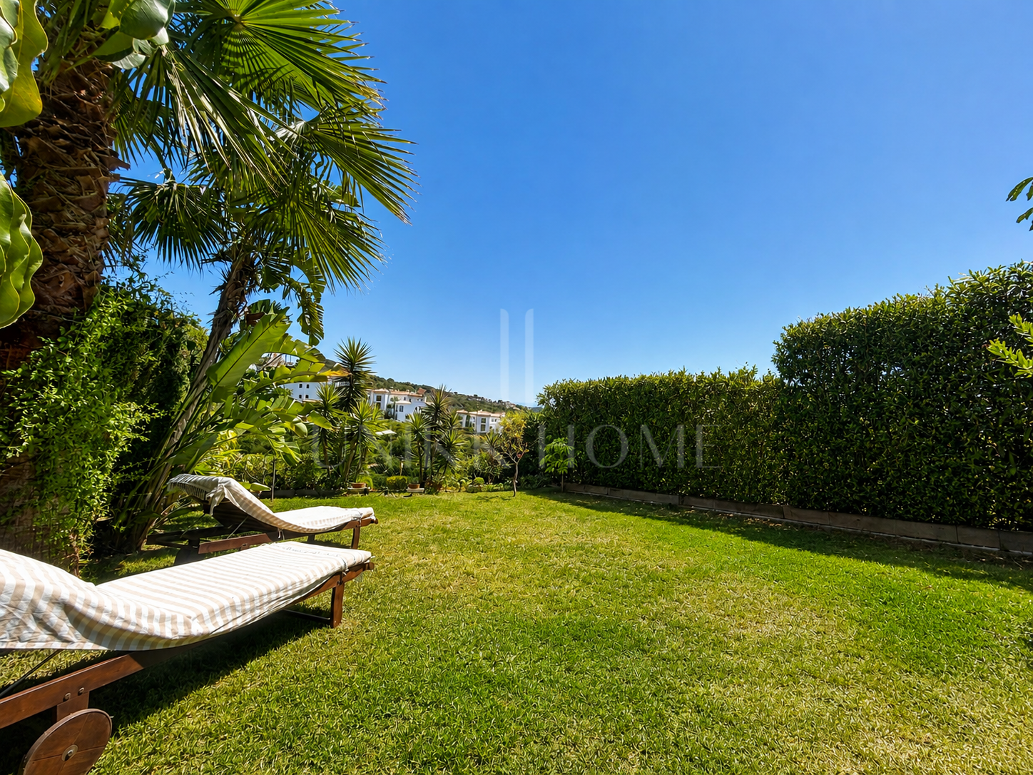 GROUND FLOOR WITH LARGE PRIVATE GARDEN & PANORAMIC SEA VIEWS - ALCAIDESA