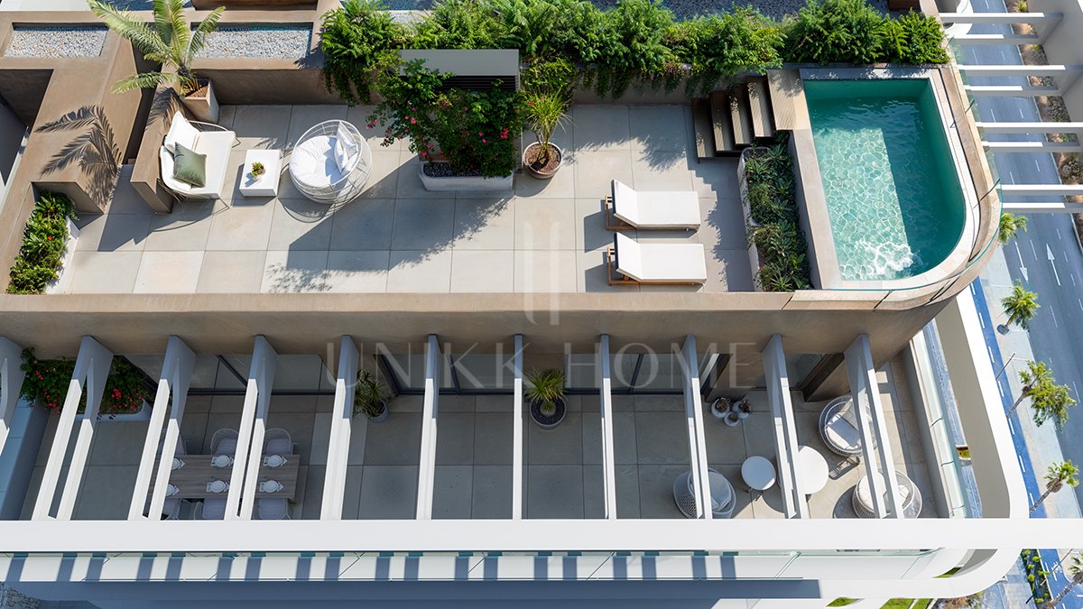 Apartamento de 2 dormitorios con terraza en una moderna promoción boutique en el centro de Estepona