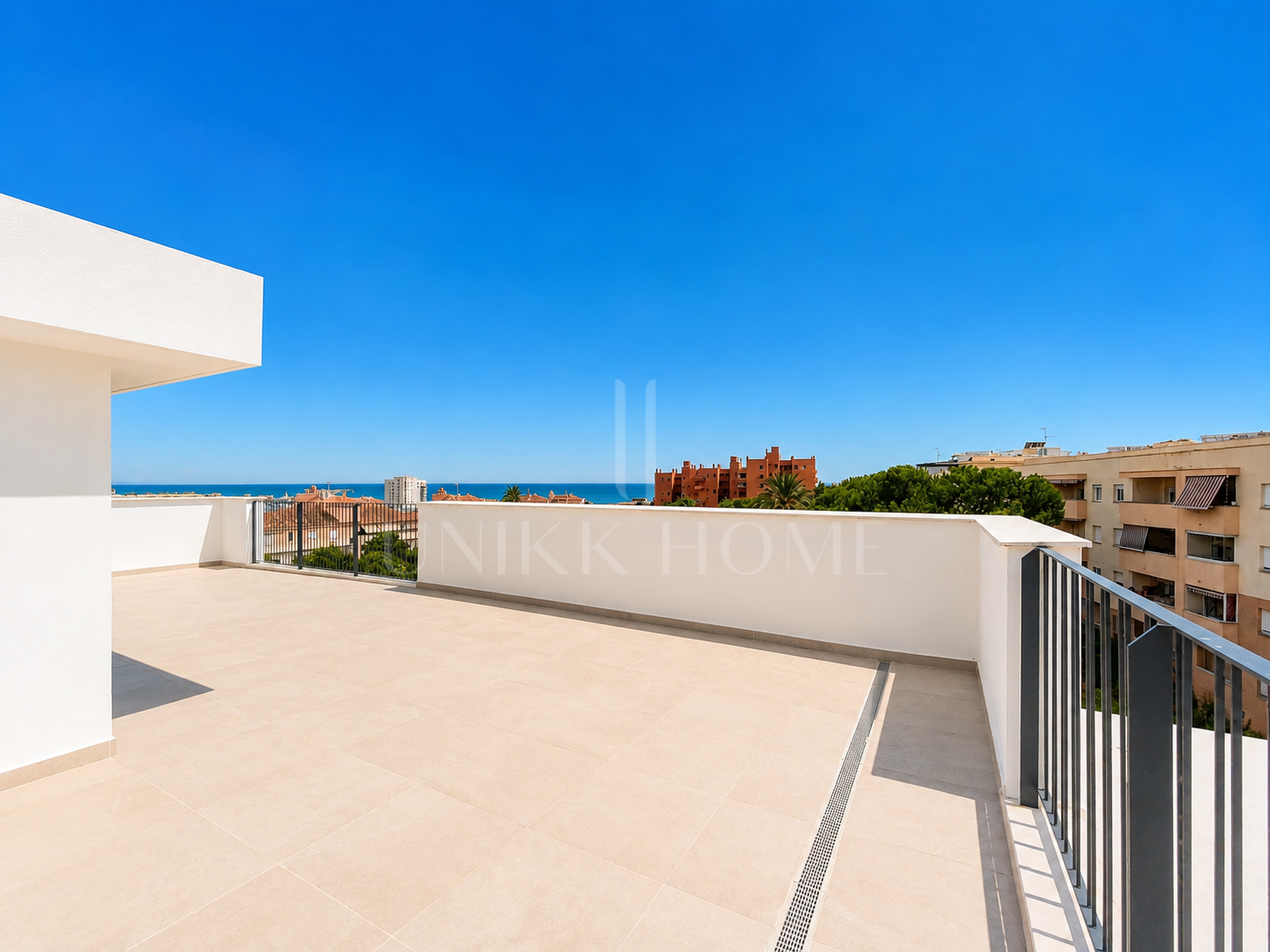 SEA-VIEW PENTHOUSE WITH LARGE TERRACES - BRAND NEW - ESTEPONA CENTER