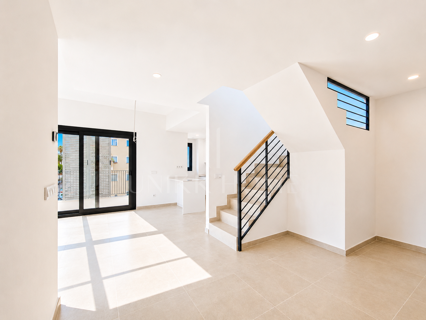 SEA-VIEW PENTHOUSE WITH LARGE TERRACES - BRAND NEW - ESTEPONA CENTER