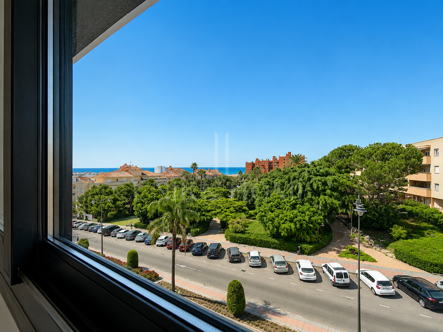 SEA-VIEW PENTHOUSE WITH LARGE TERRACES - BRAND NEW - ESTEPONA CENTER