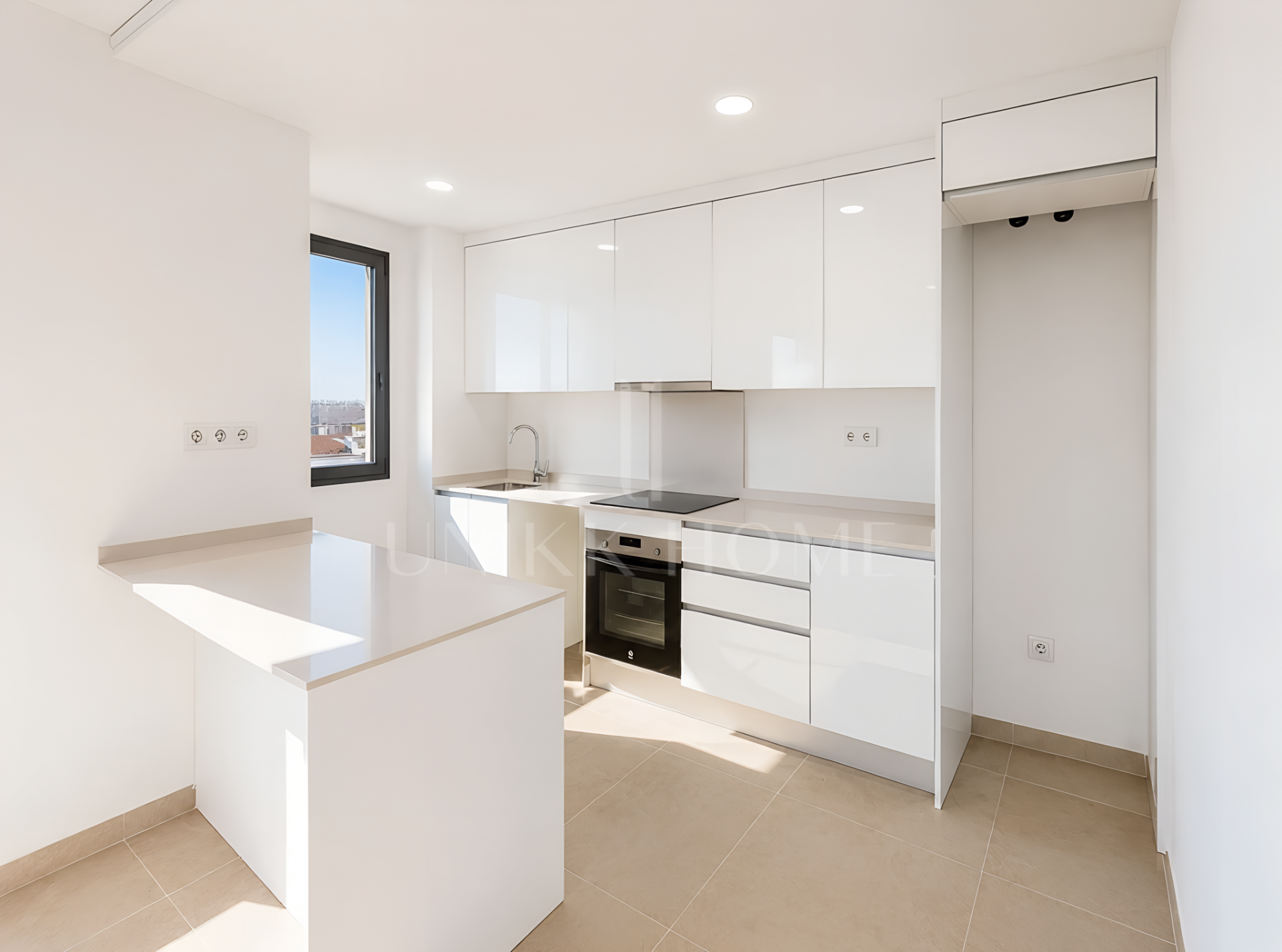 SEA-VIEW PENTHOUSE WITH LARGE TERRACES - BRAND NEW - ESTEPONA CENTER