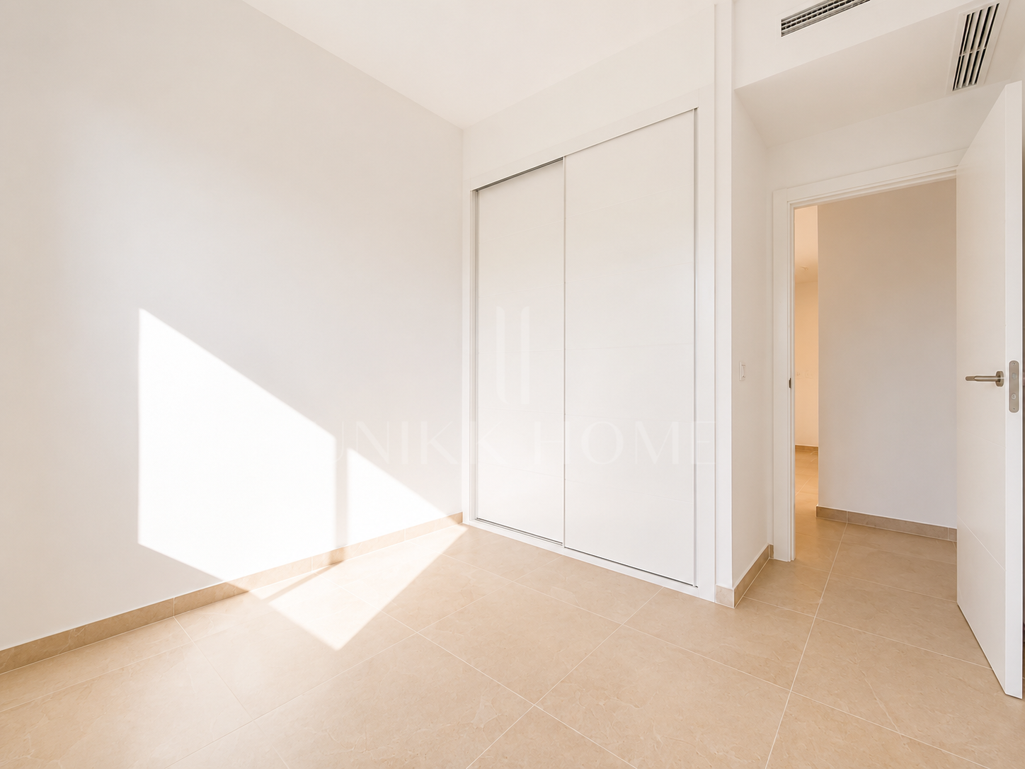 SEA-VIEW PENTHOUSE WITH LARGE TERRACES - BRAND NEW - ESTEPONA CENTER