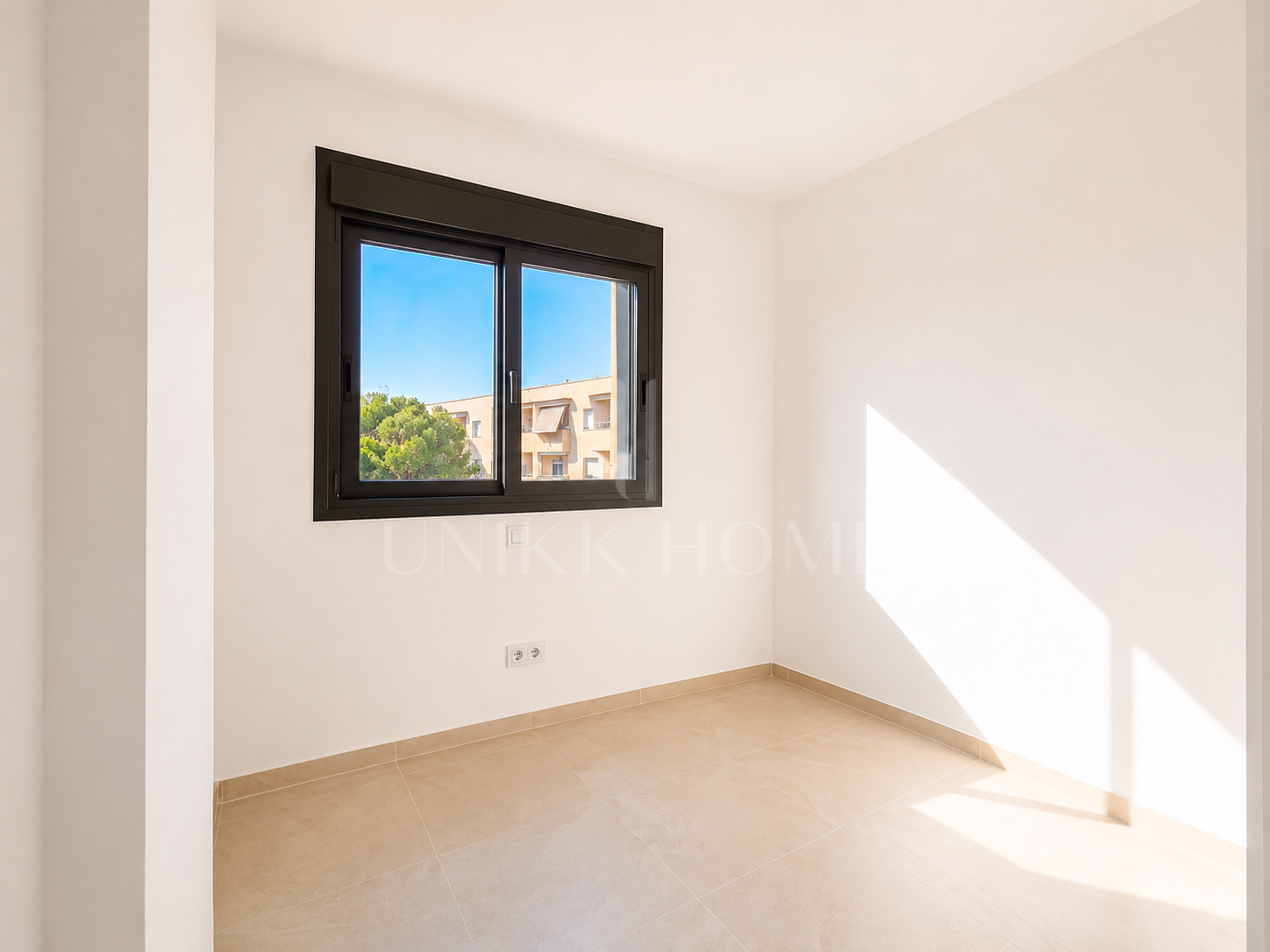SEA-VIEW PENTHOUSE WITH LARGE TERRACES - BRAND NEW - ESTEPONA CENTER