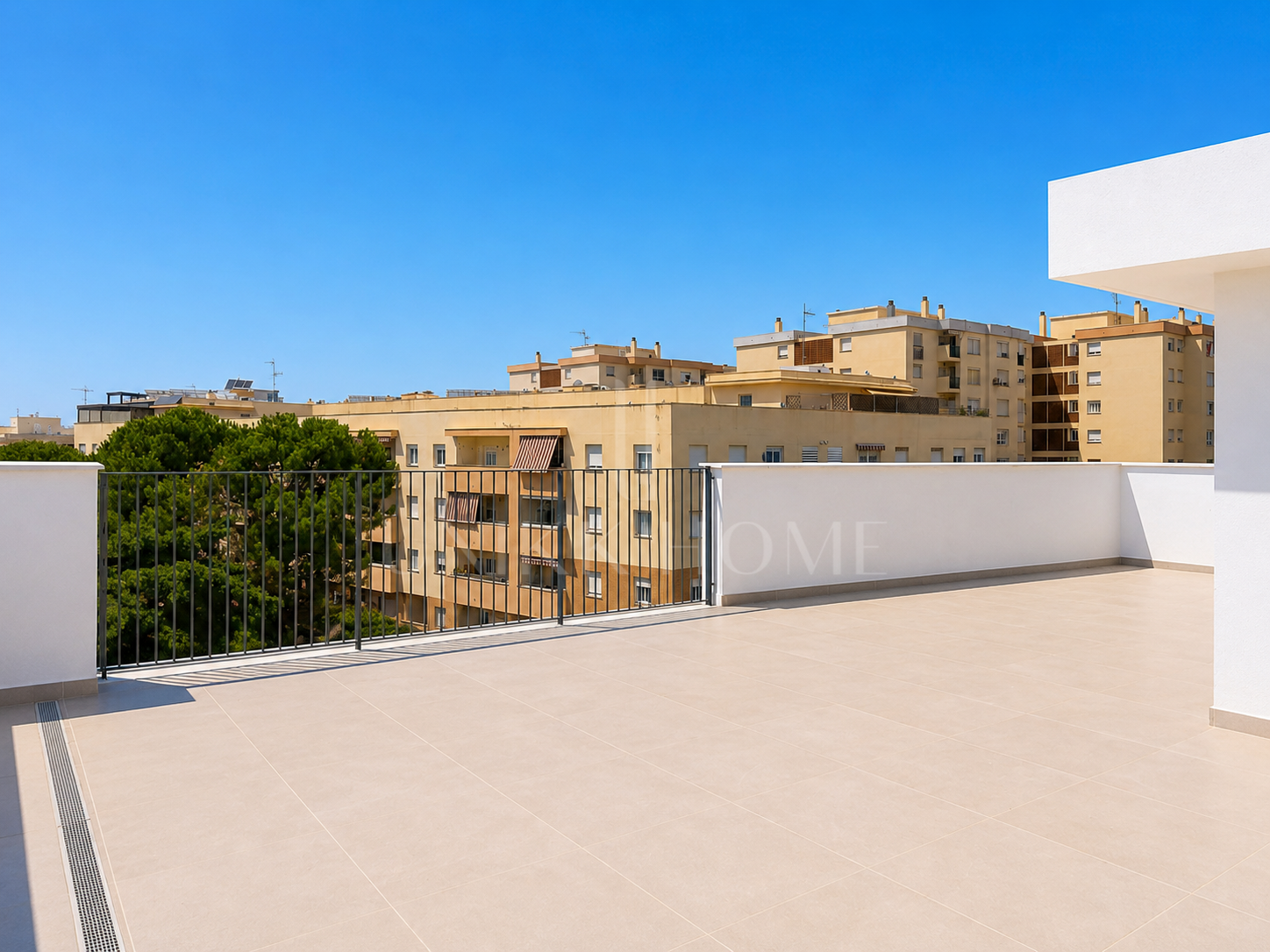 SEA-VIEW PENTHOUSE WITH LARGE TERRACES - BRAND NEW - ESTEPONA CENTER