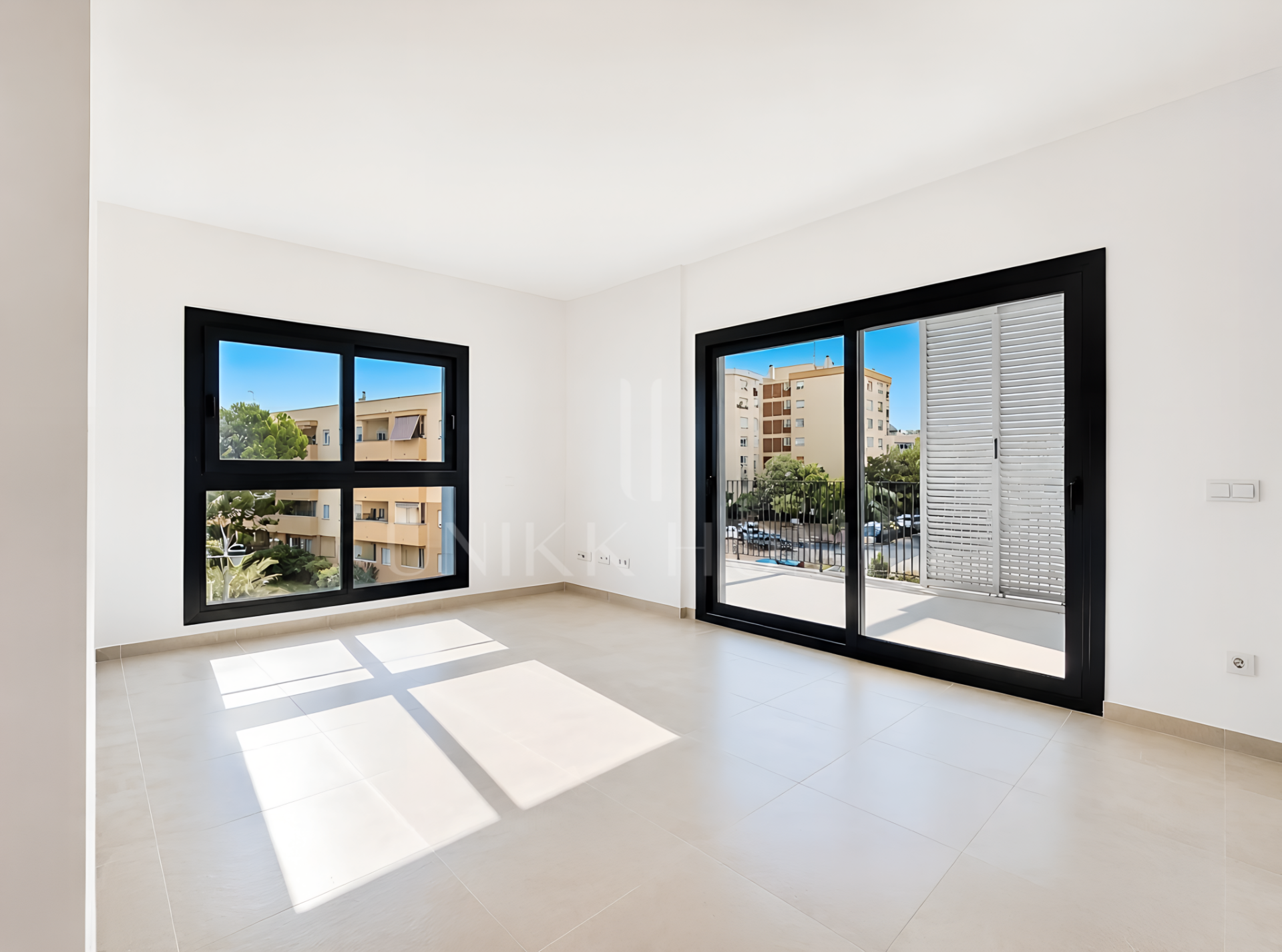 SEA-VIEW PENTHOUSE WITH LARGE TERRACES - BRAND NEW - ESTEPONA CENTER
