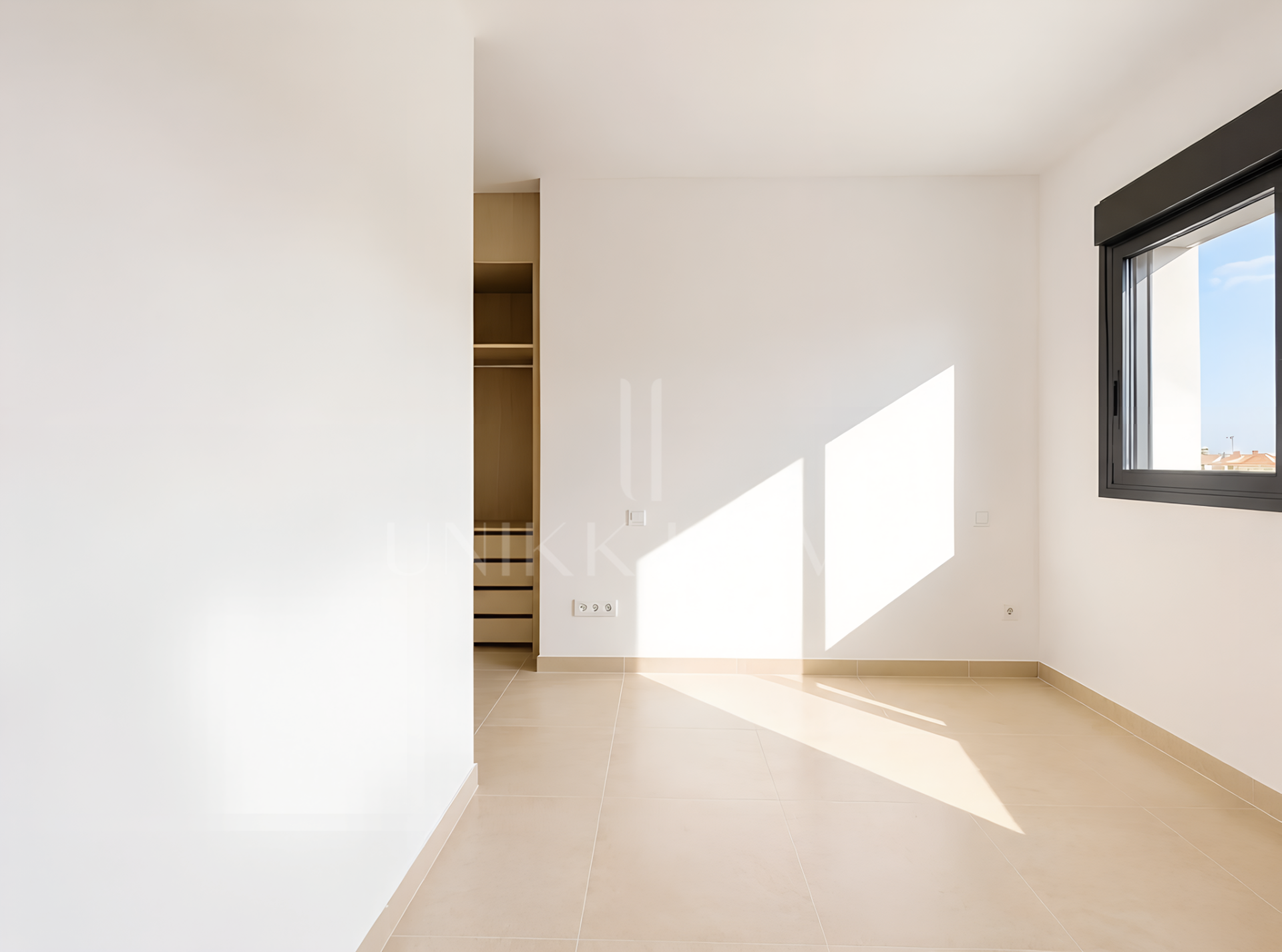 SEA-VIEW PENTHOUSE WITH LARGE TERRACES - BRAND NEW - ESTEPONA CENTER